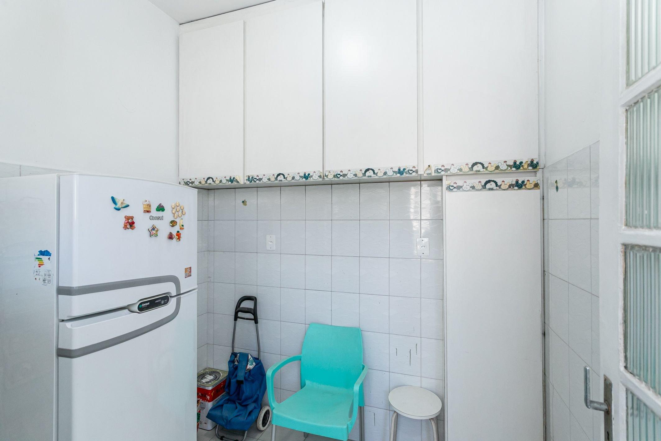 image-housing-carousel