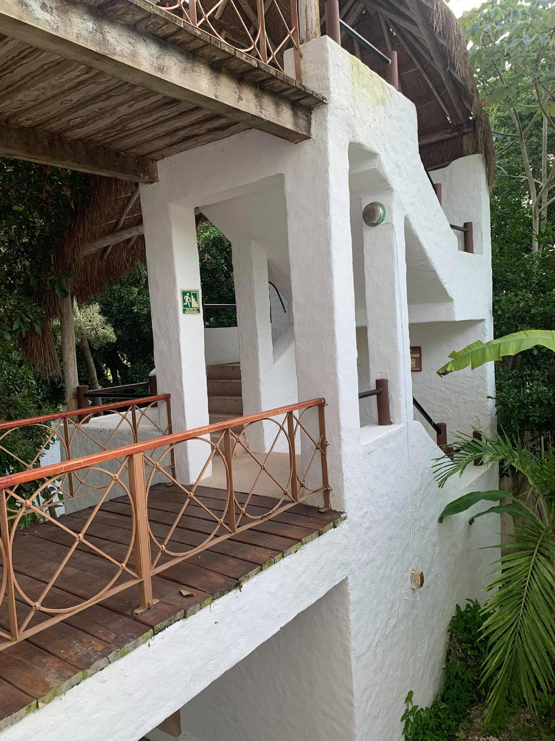 image-housing-carousel