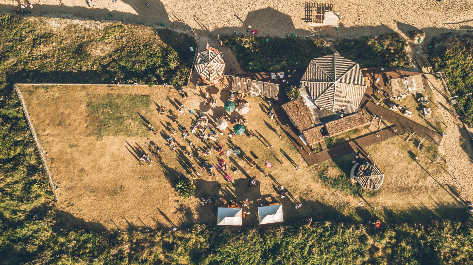 image-housing-carousel
