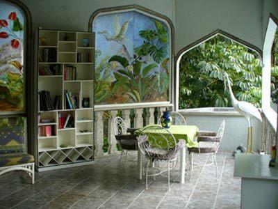 image-housing-carousel
