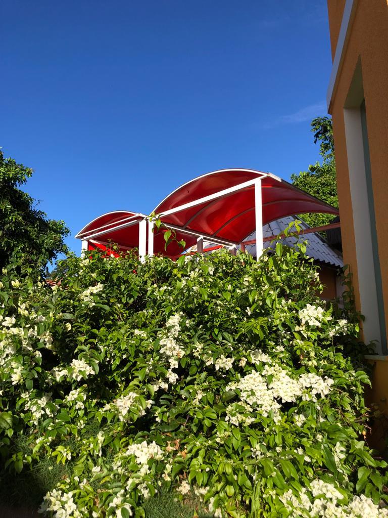 image-housing-carousel