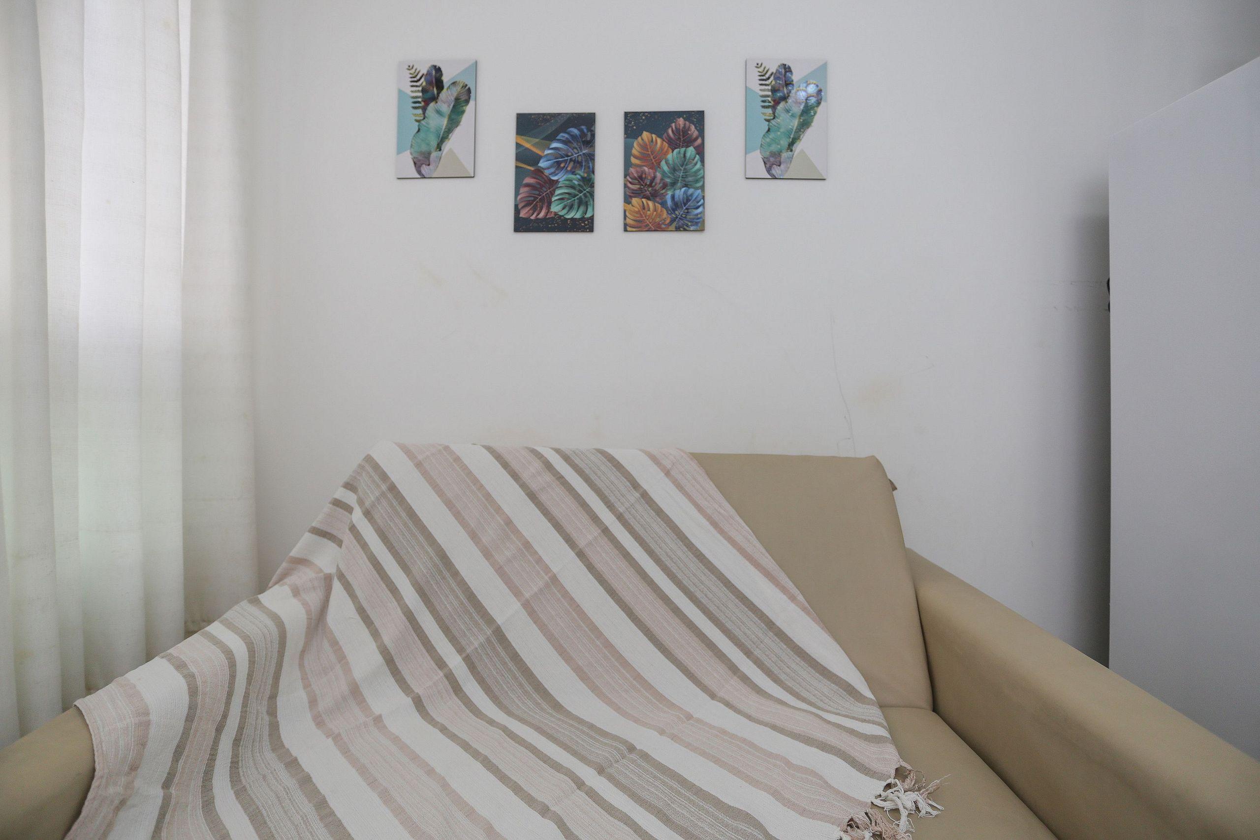 image-housing-carousel