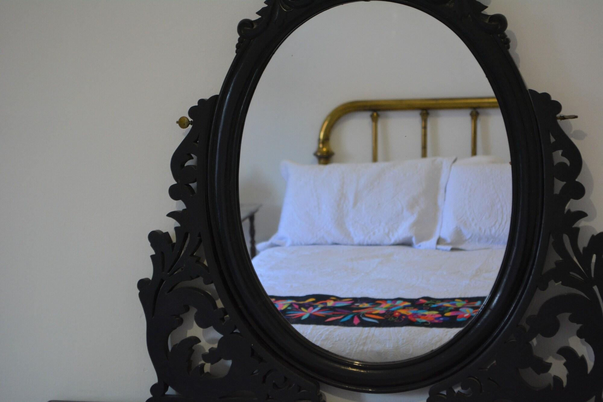 image-housing-carousel