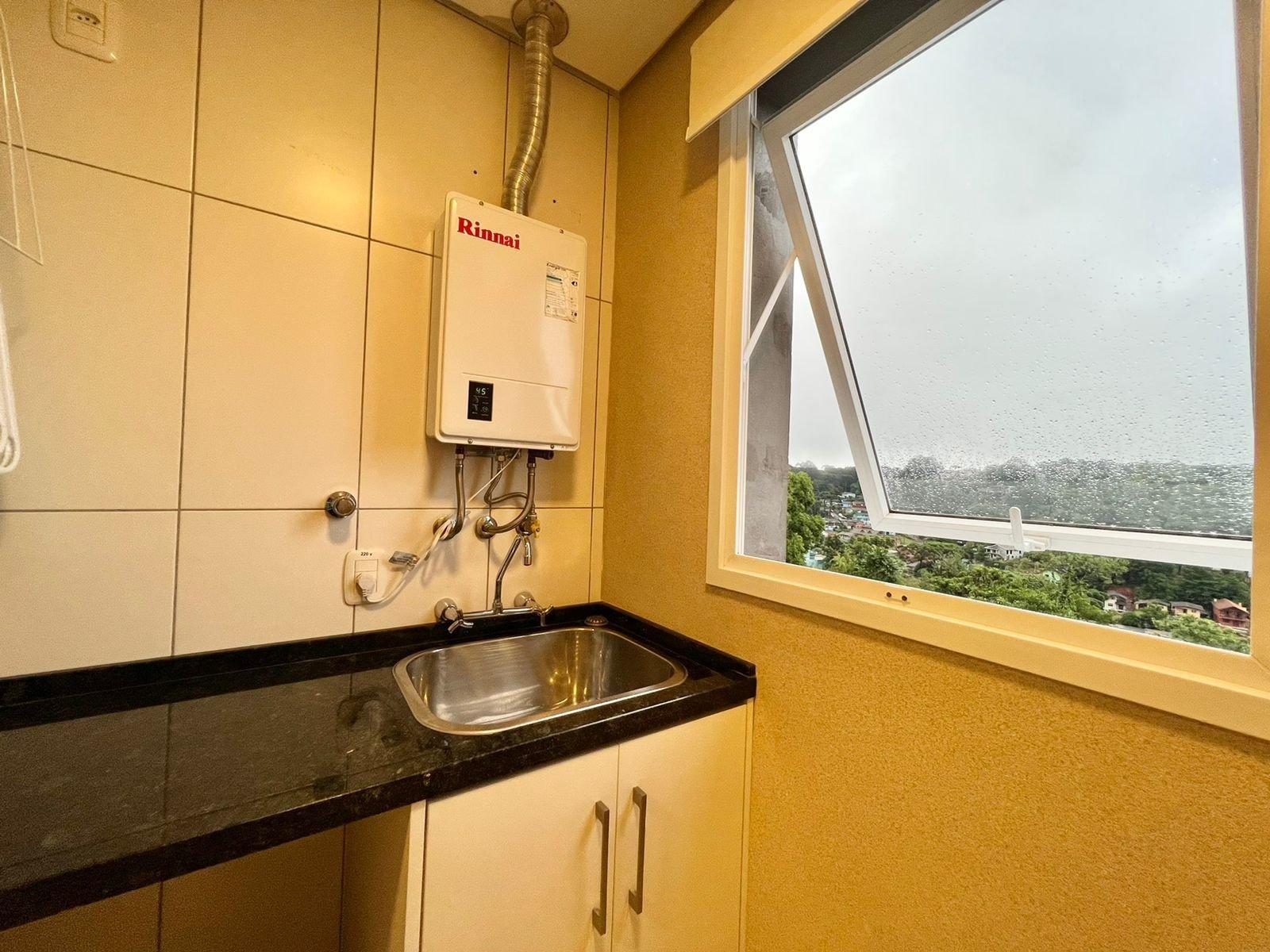 image-housing-carousel