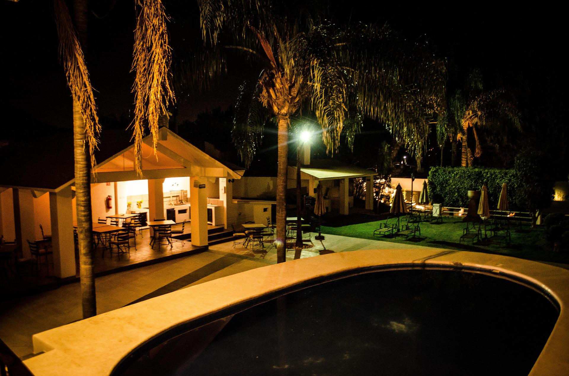image-housing-carousel