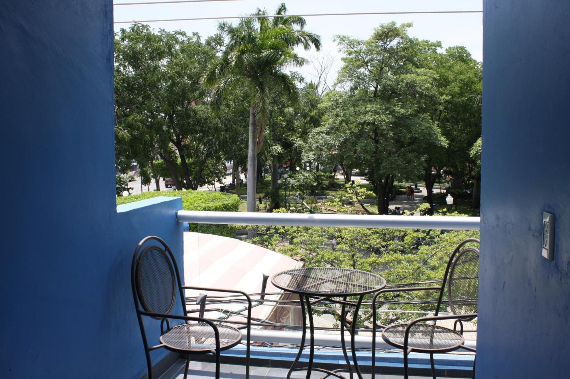 image-housing-carousel
