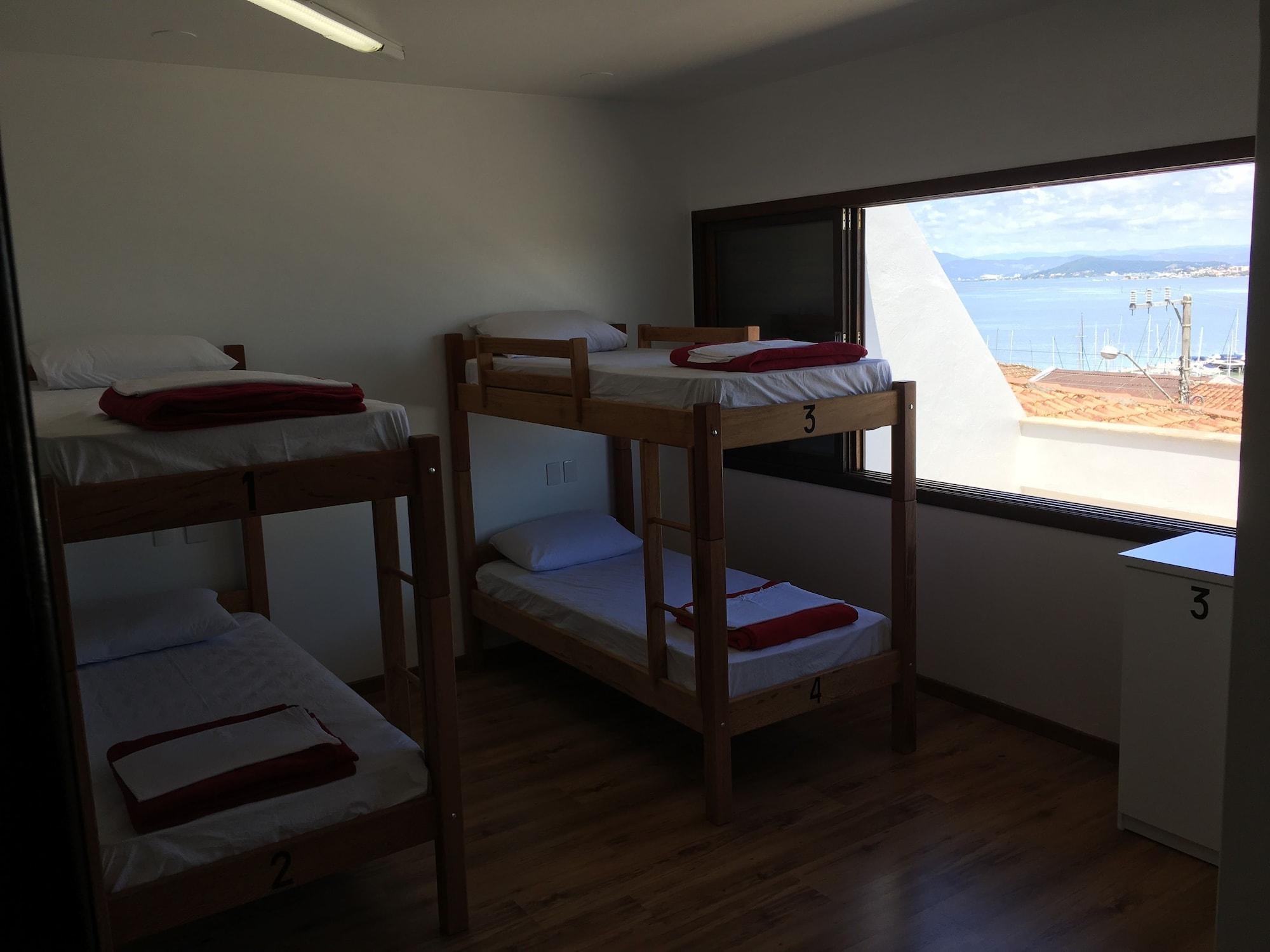 image-housing-carousel