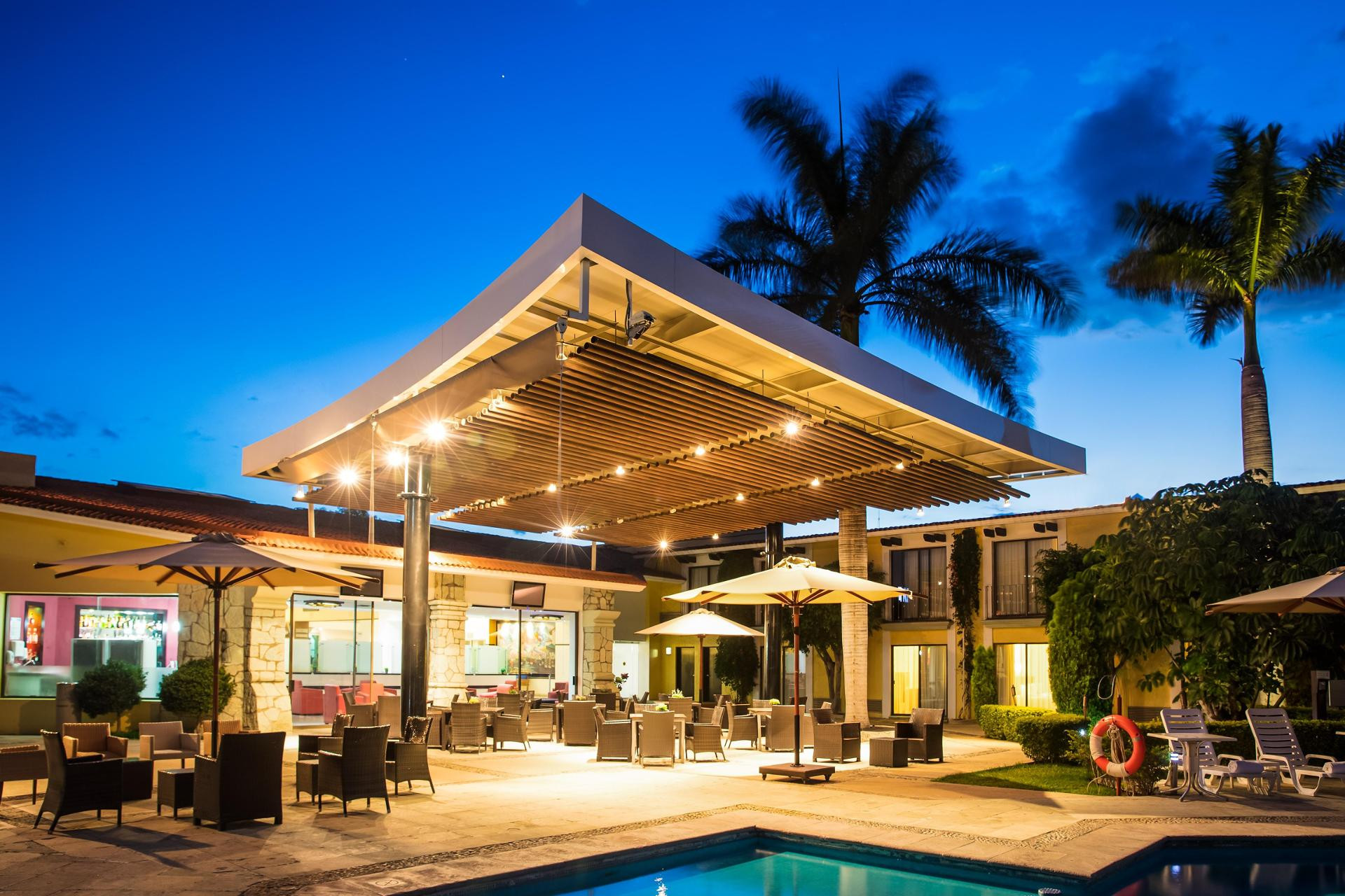 image-housing-carousel