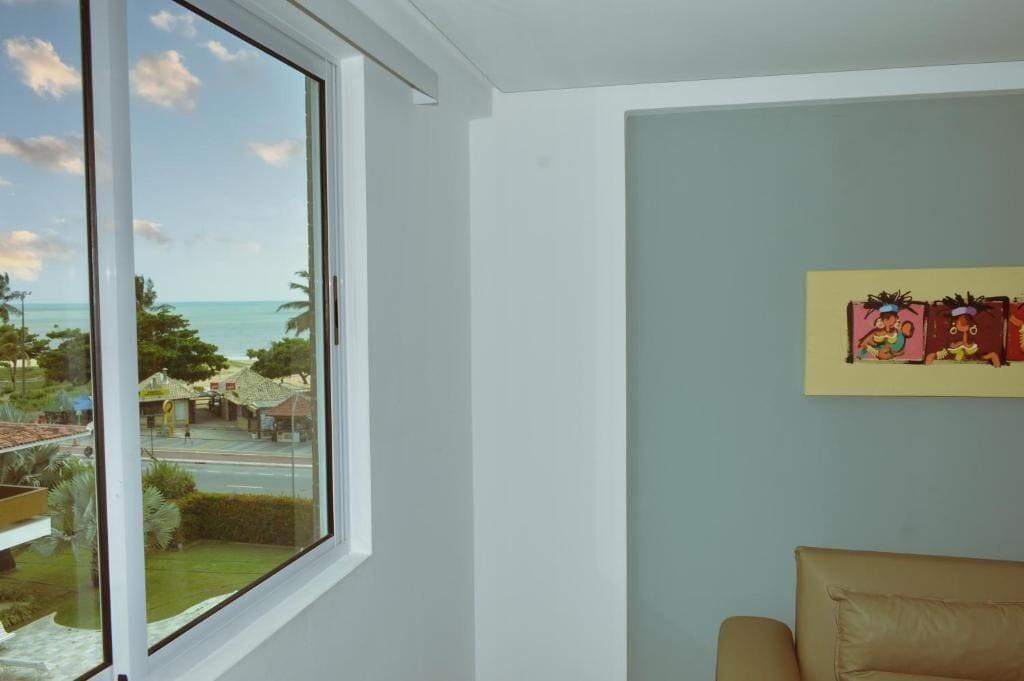 image-housing-carousel