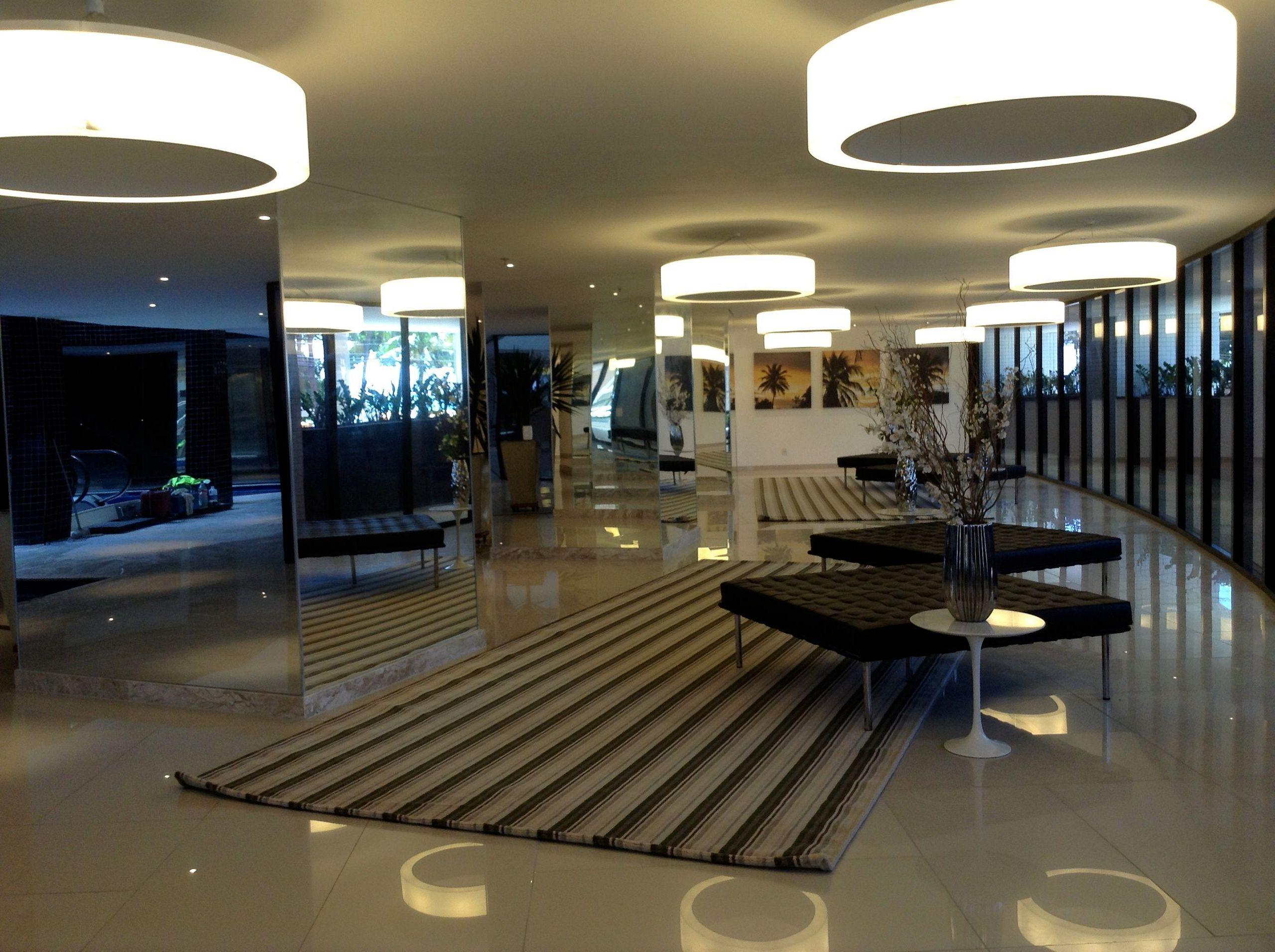 image-housing-carousel