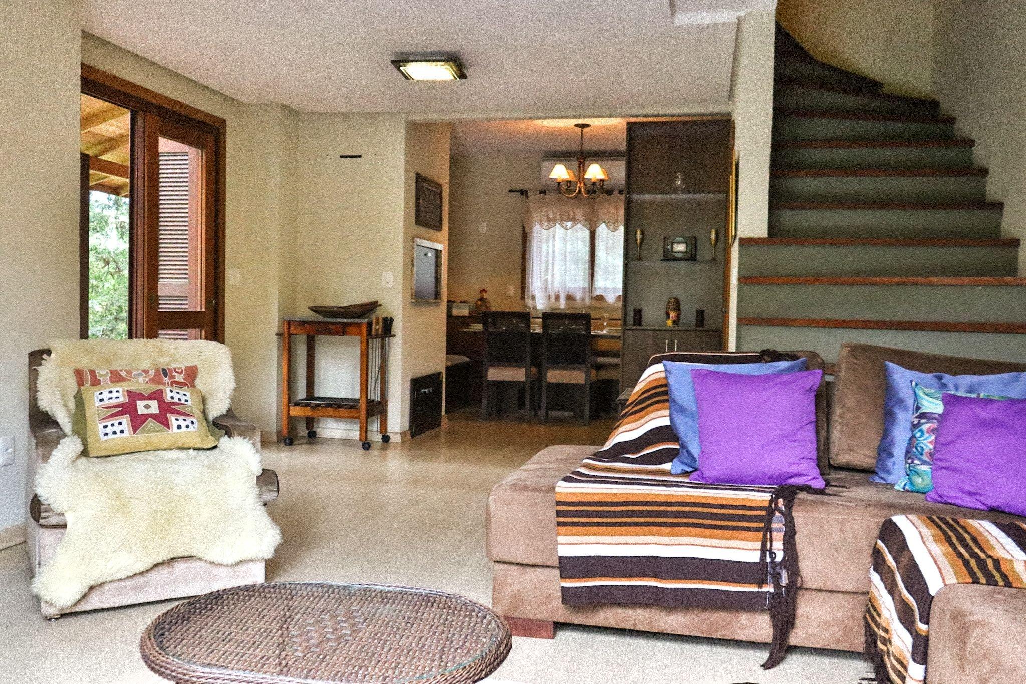 image-housing-carousel