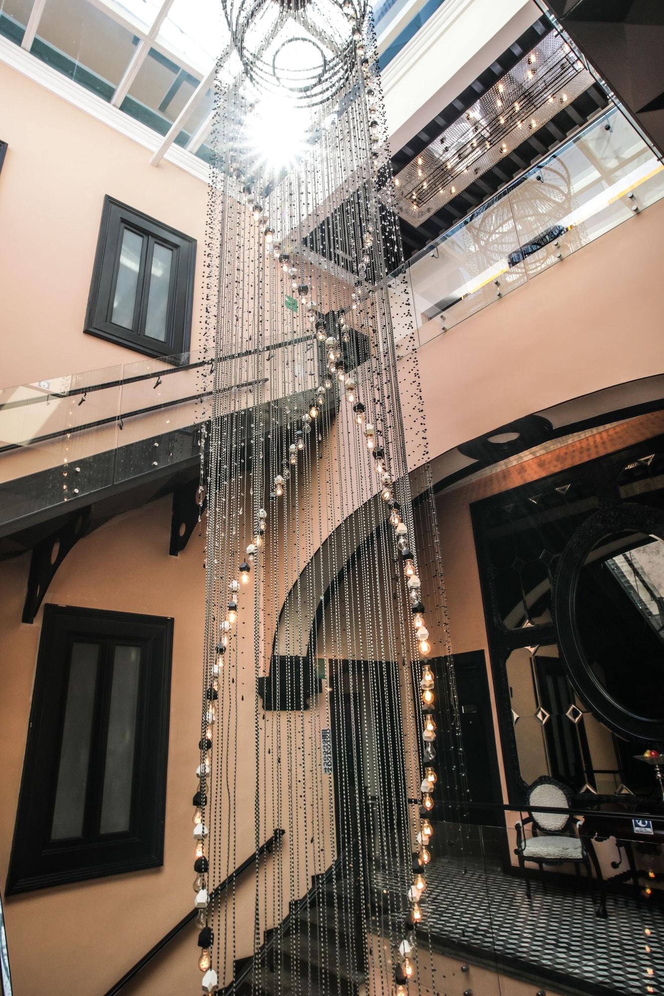 image-housing-carousel