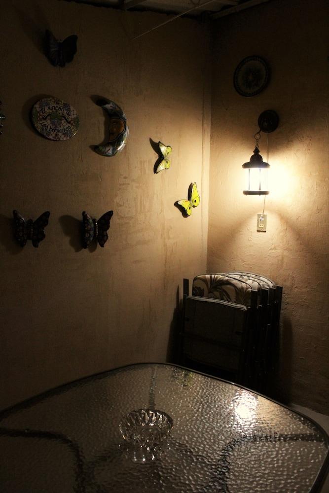 image-housing-carousel
