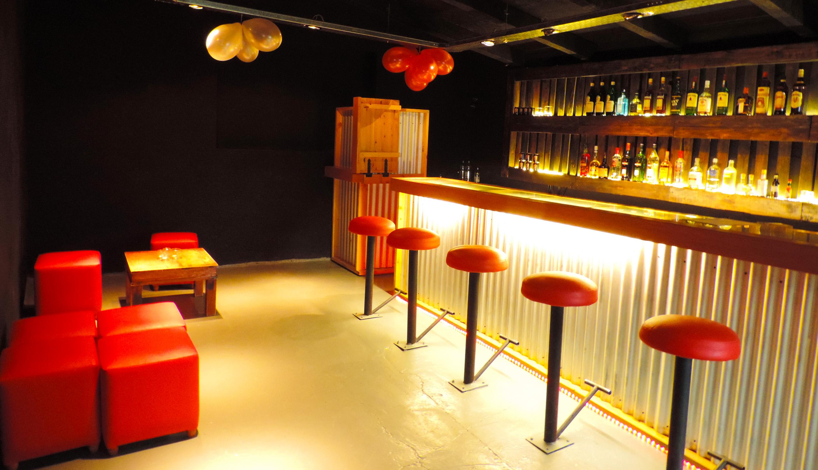 image-housing-carousel