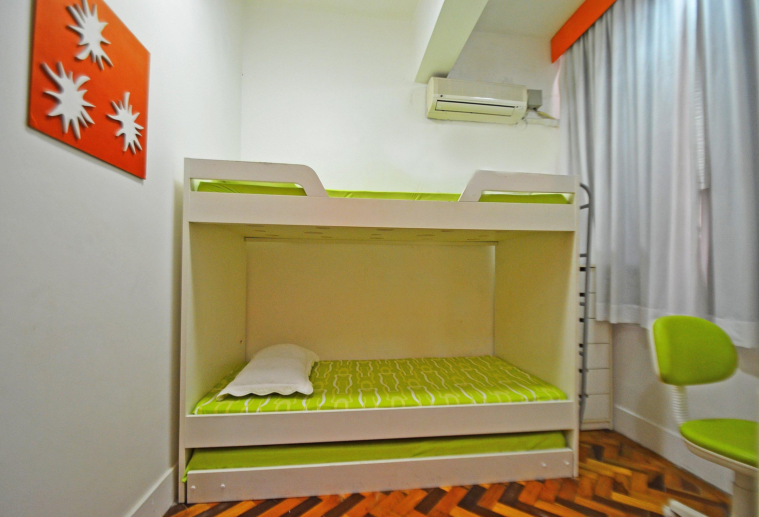 image-housing-carousel