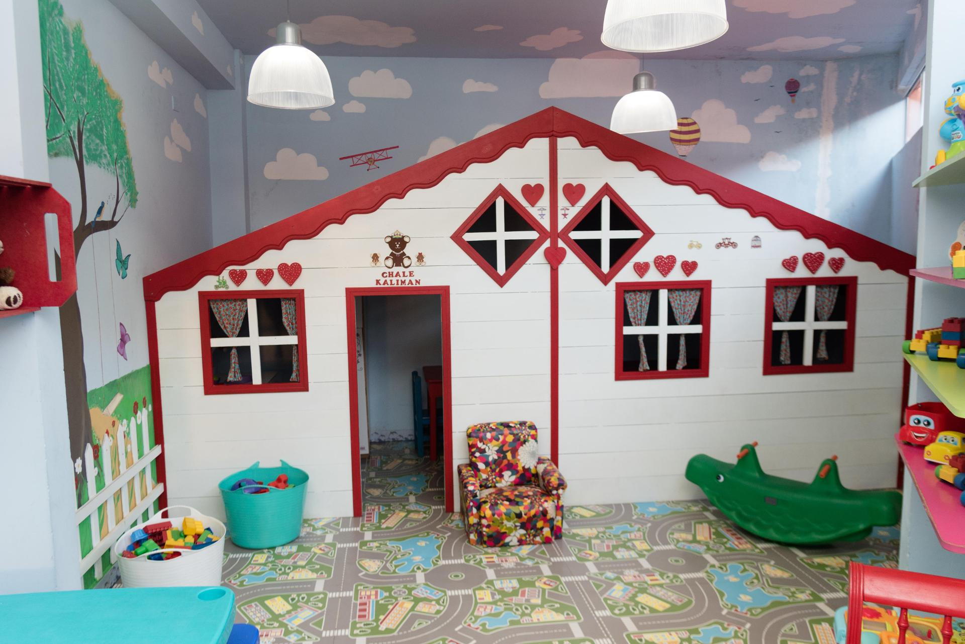 image-housing-carousel