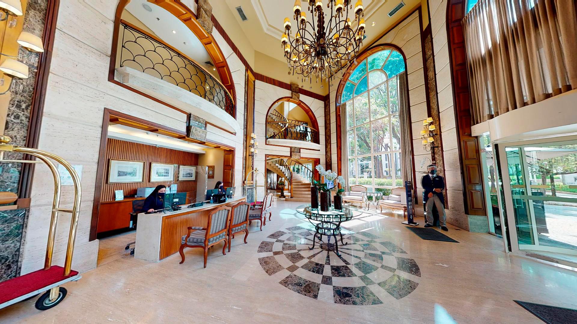 image-housing-carousel
