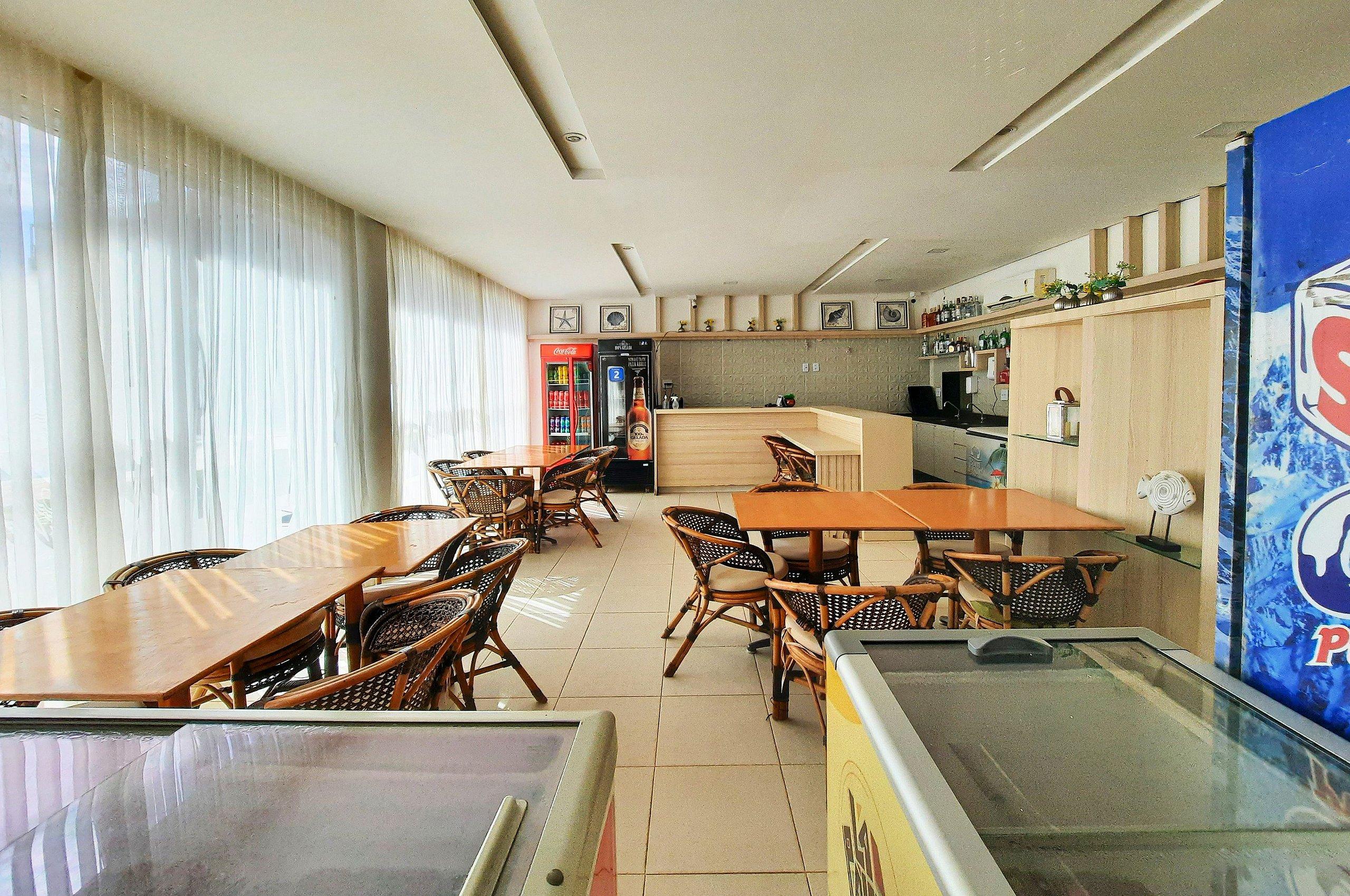 image-housing-carousel