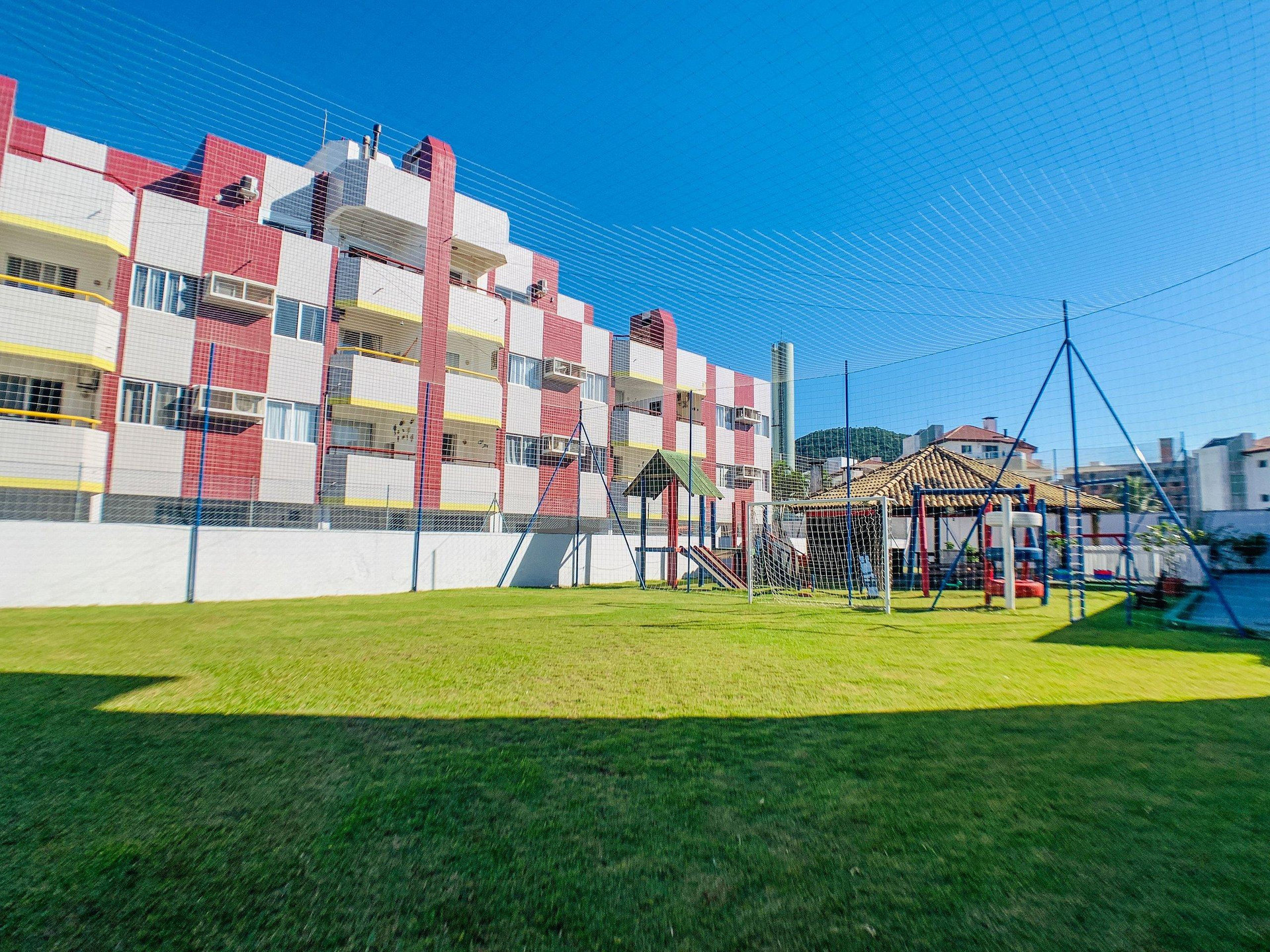 image-housing-carousel