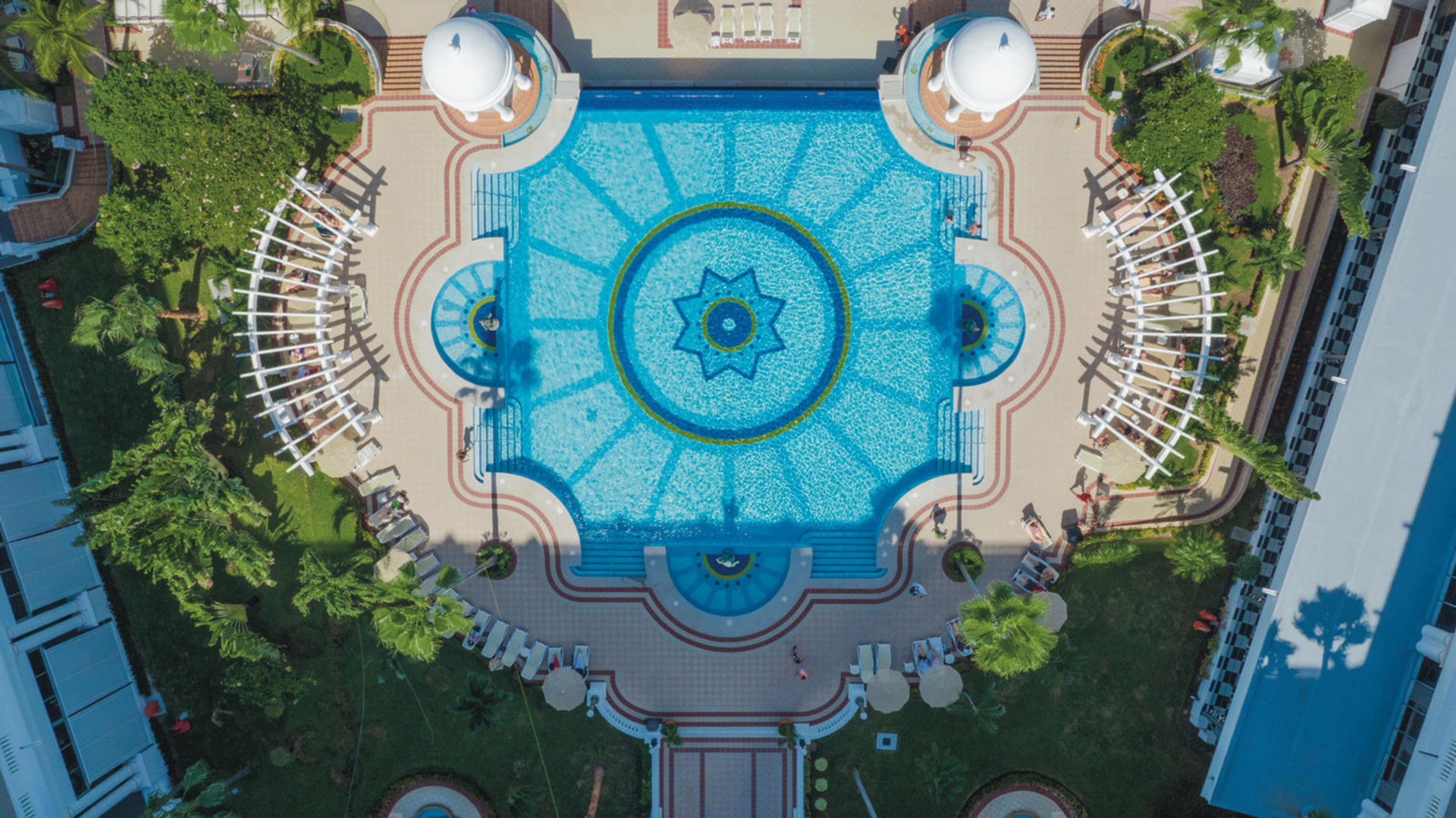 image-housing-carousel