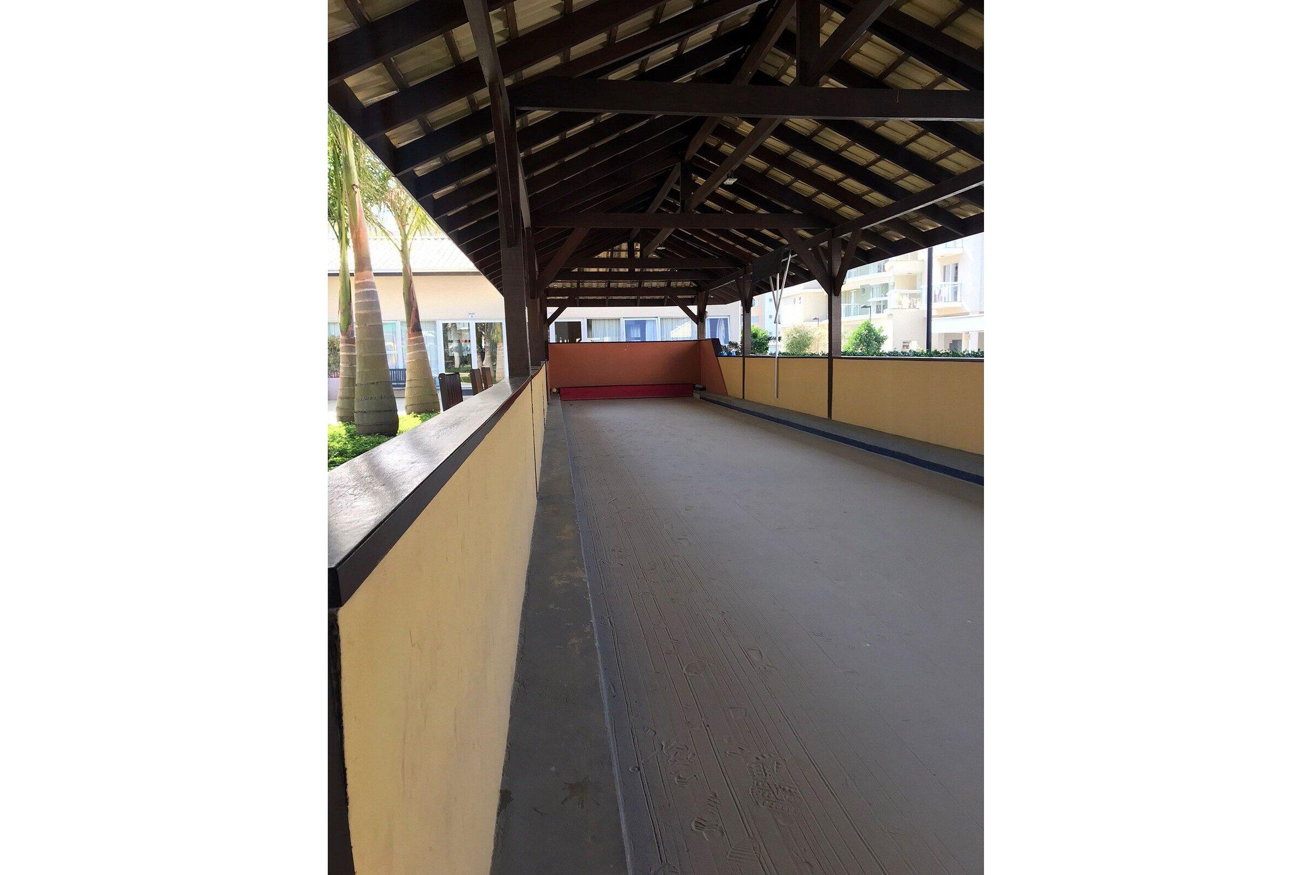 image-housing-carousel