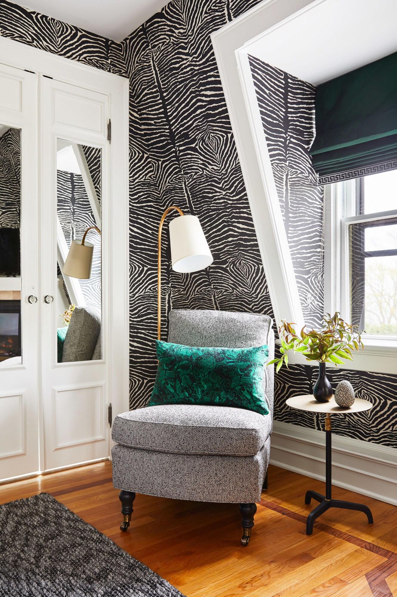 image-housing-carousel