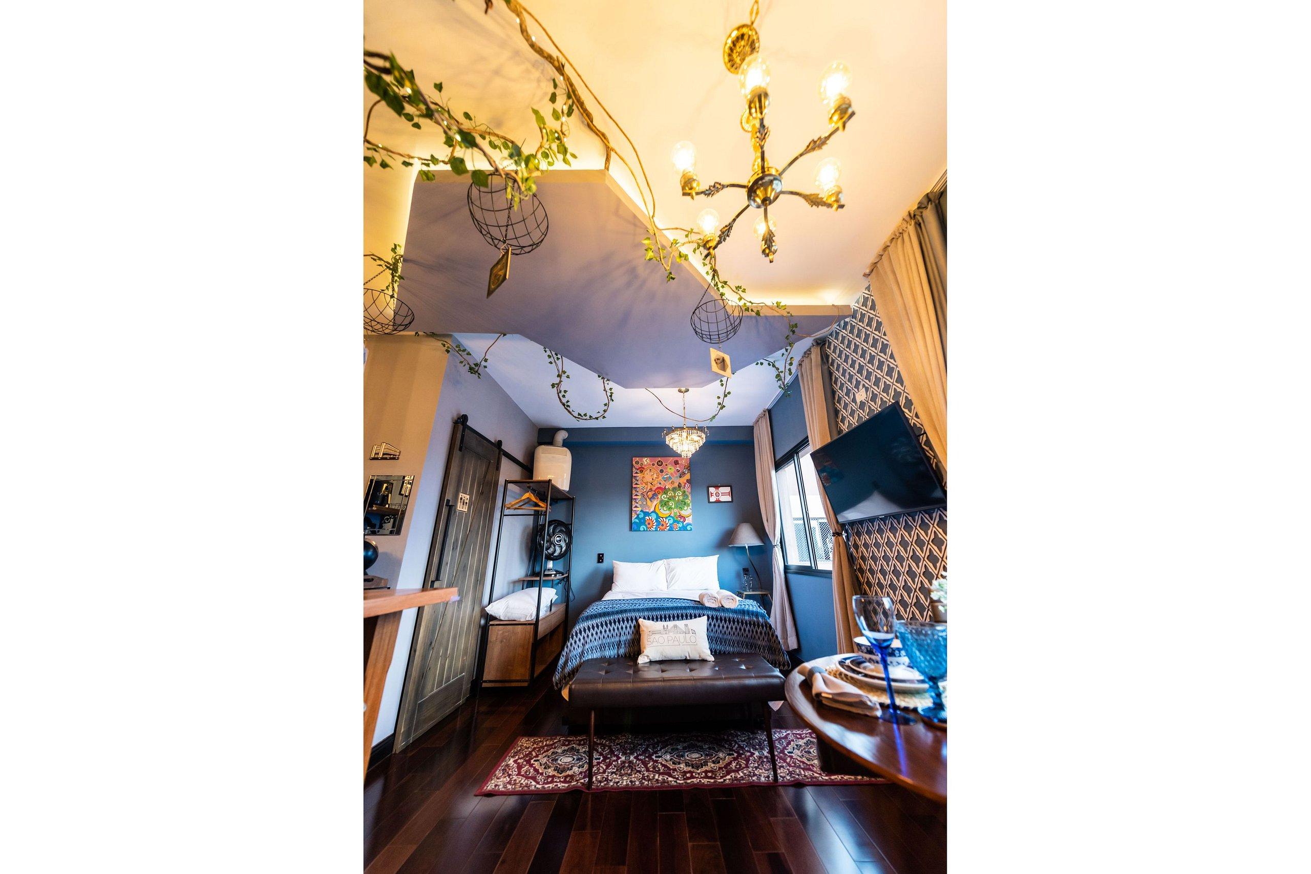 image-housing-carousel