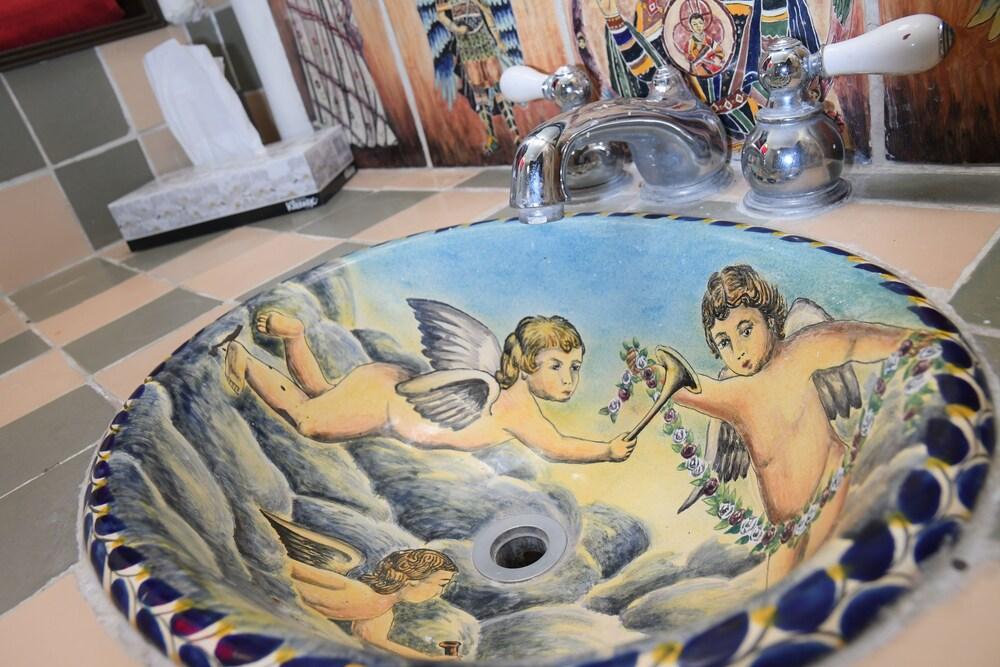 image-housing-carousel