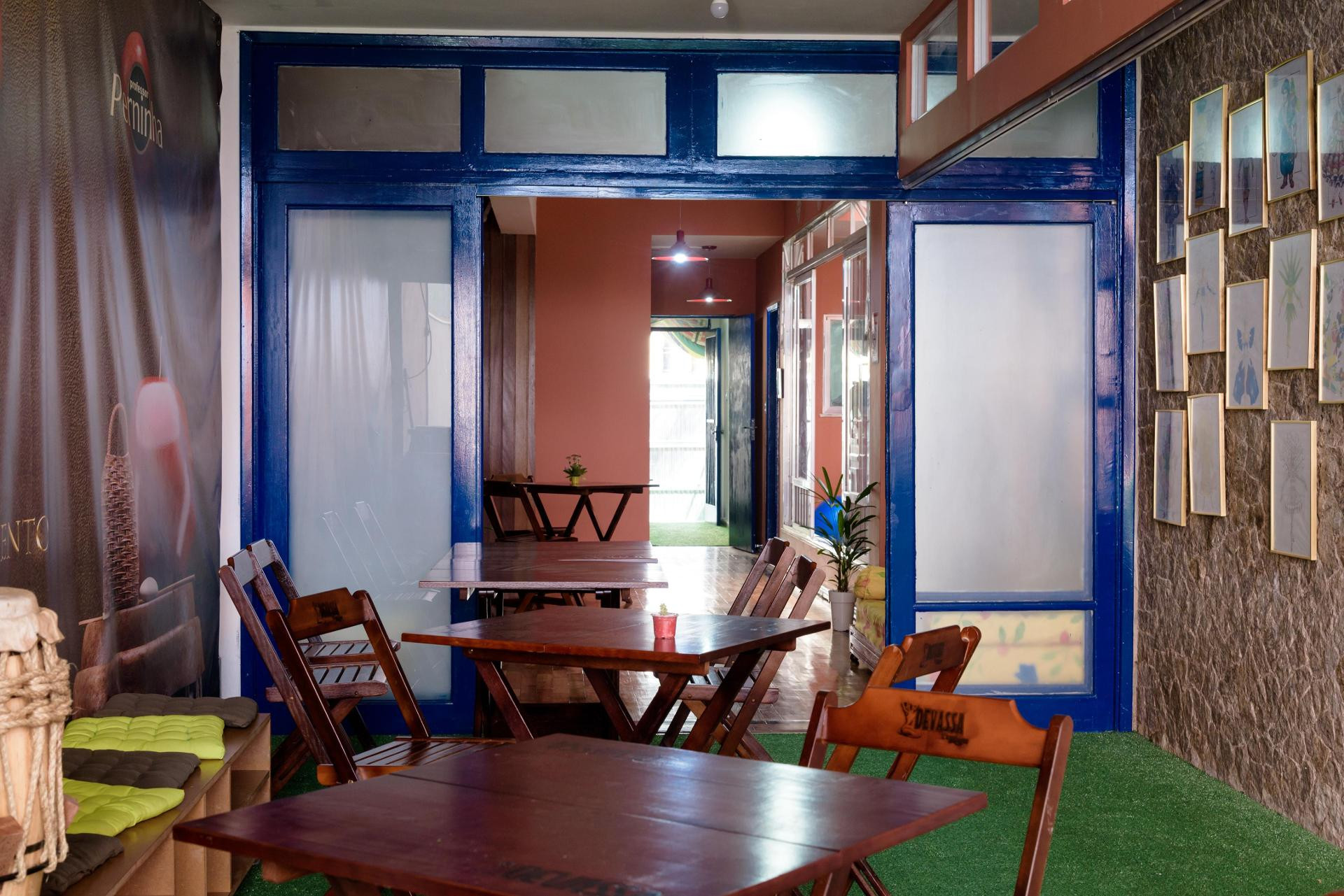 image-housing-carousel