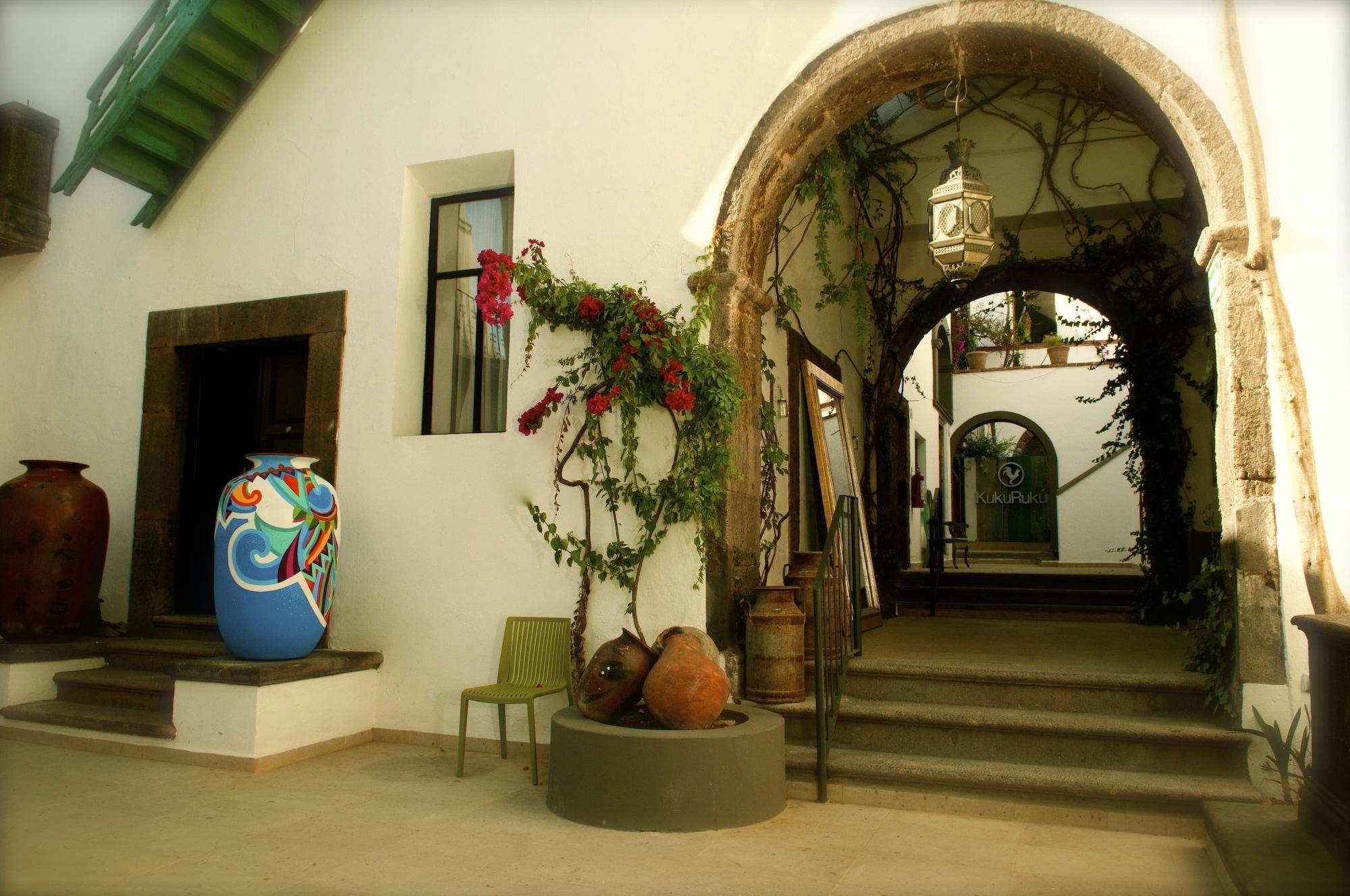 image-housing-carousel