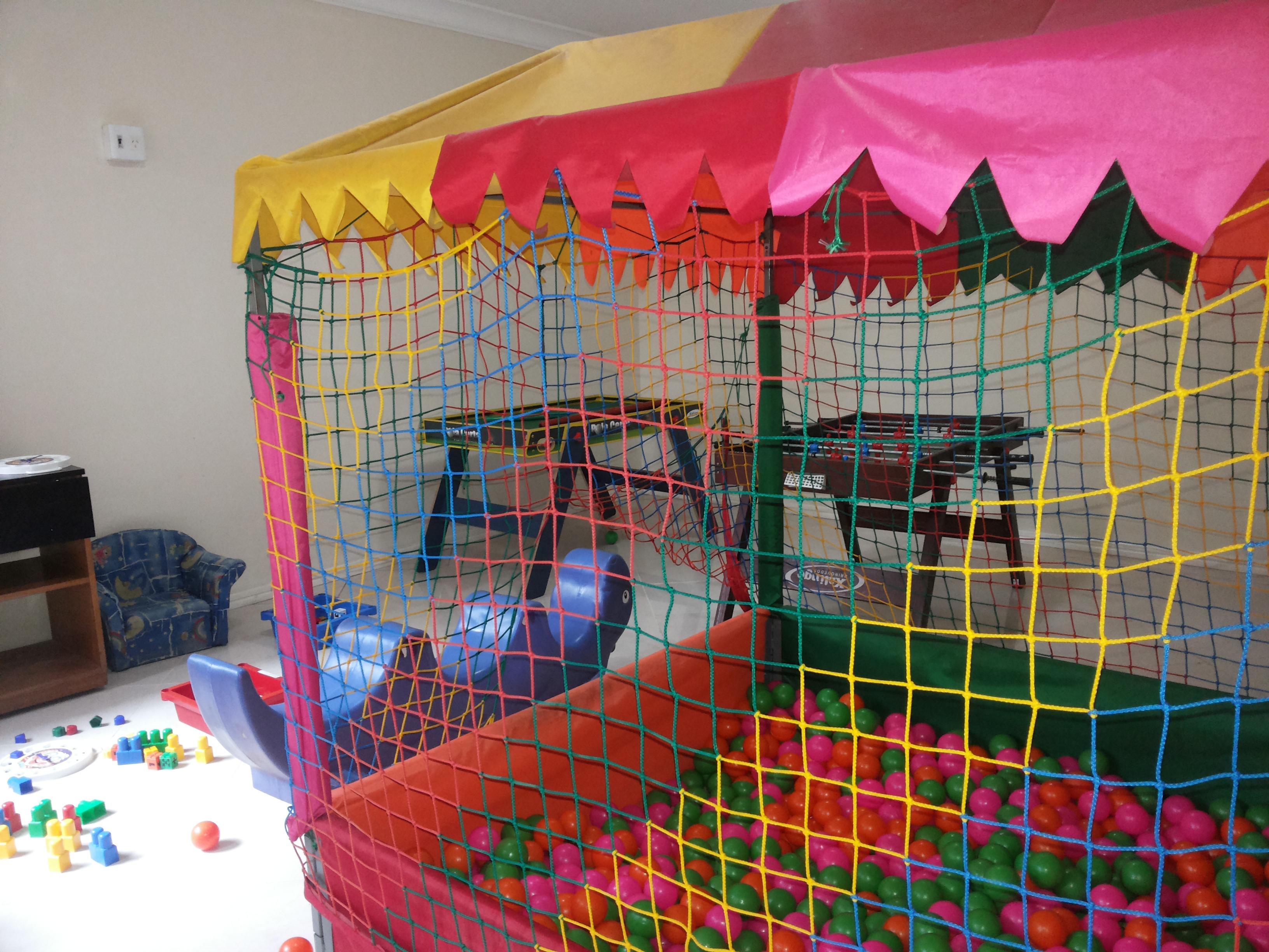 image-housing-carousel