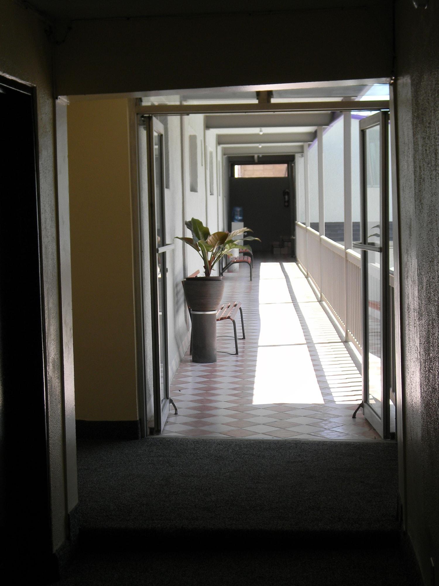 image-housing-carousel