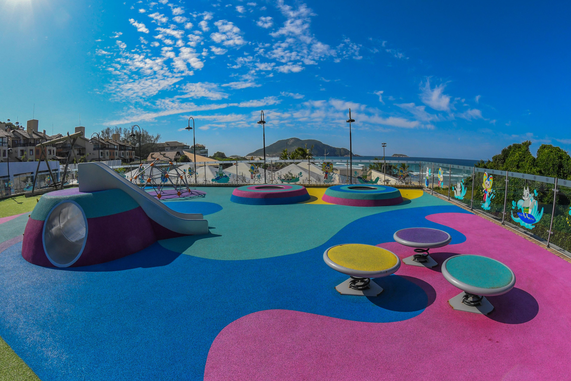 image-housing-carousel