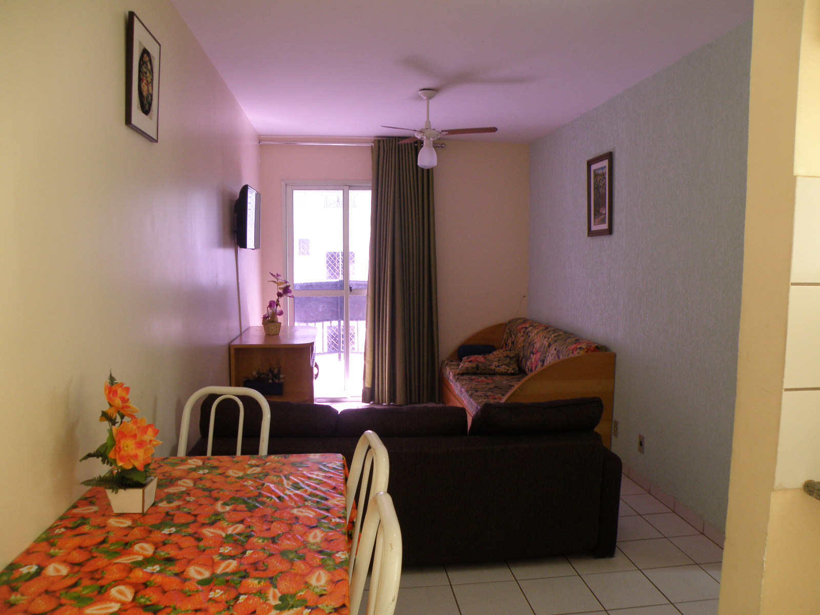 image-housing-carousel