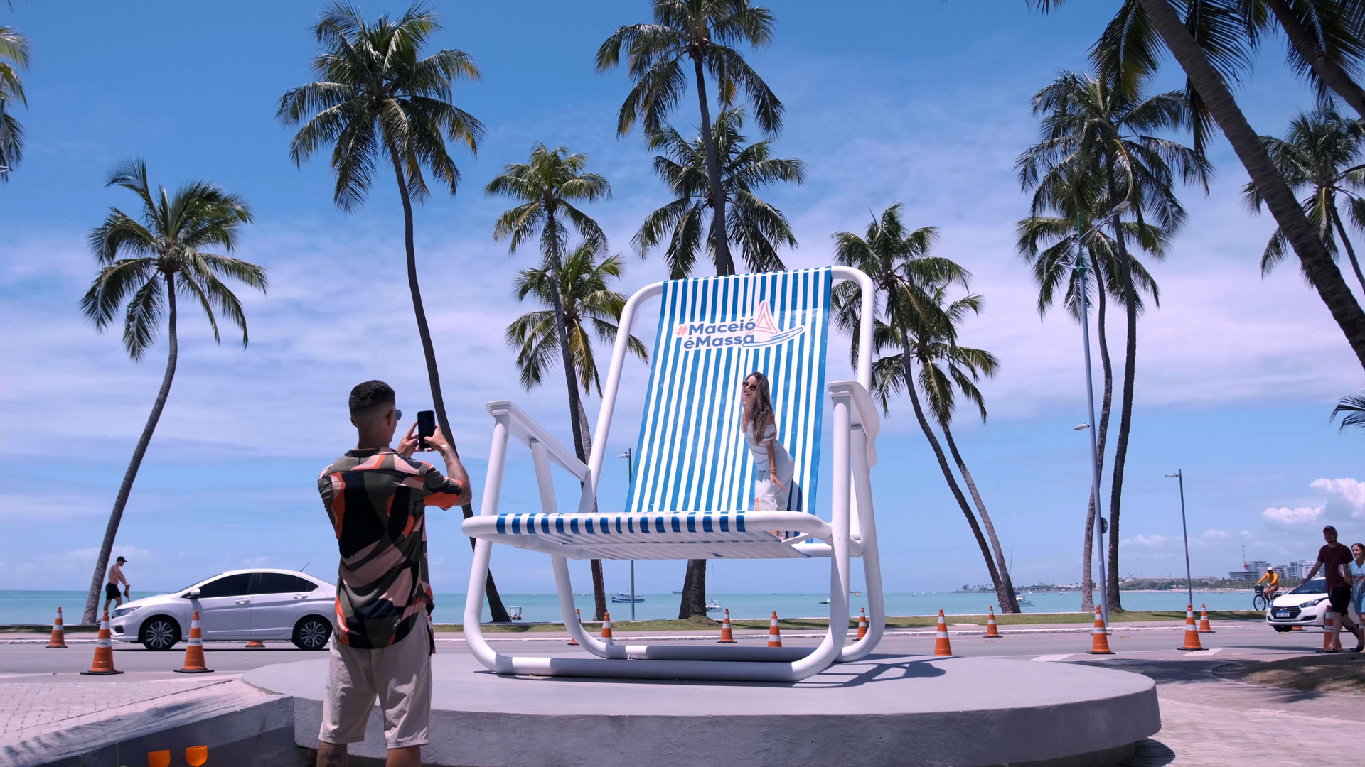 image-housing-carousel
