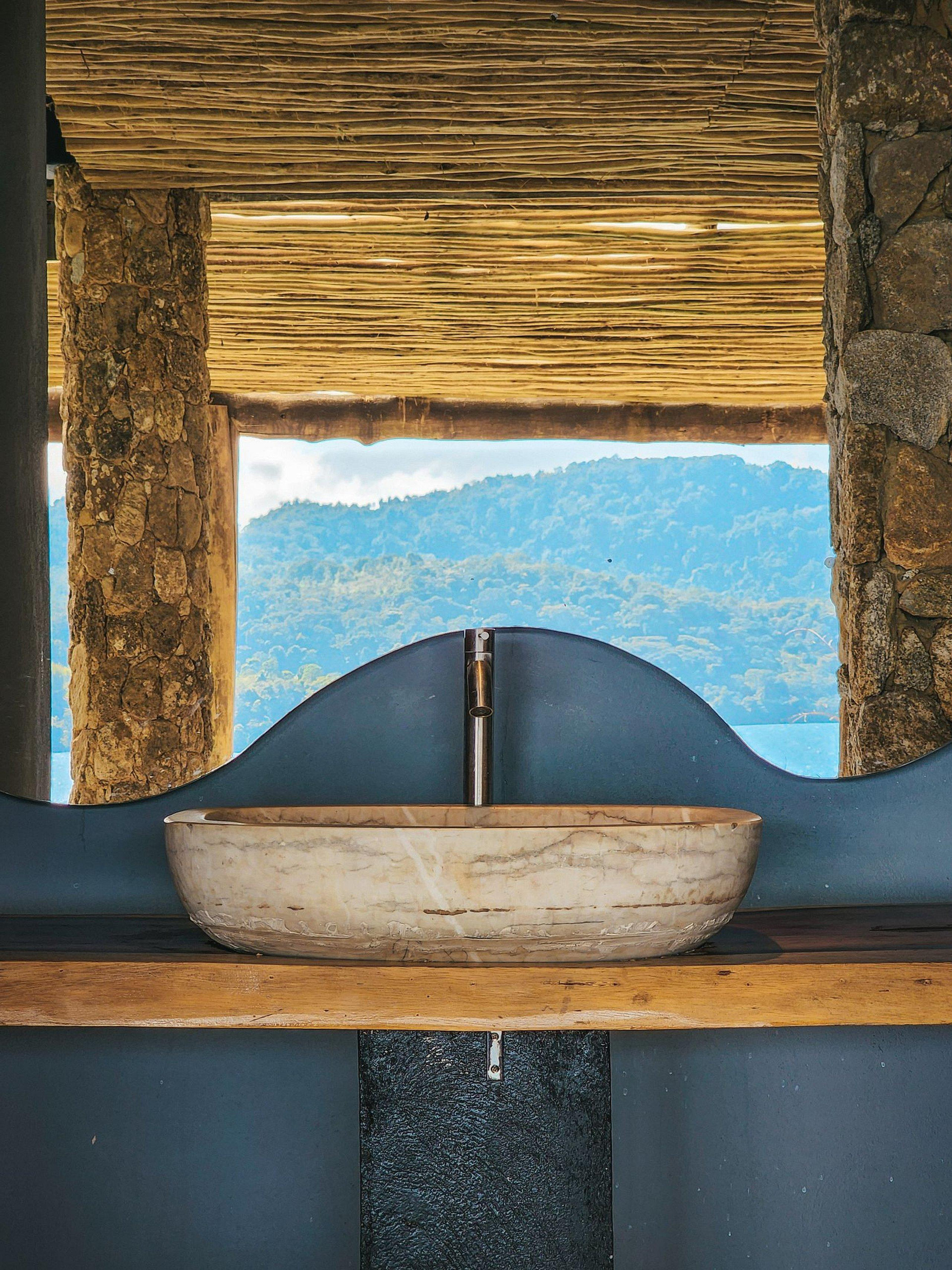 image-housing-carousel