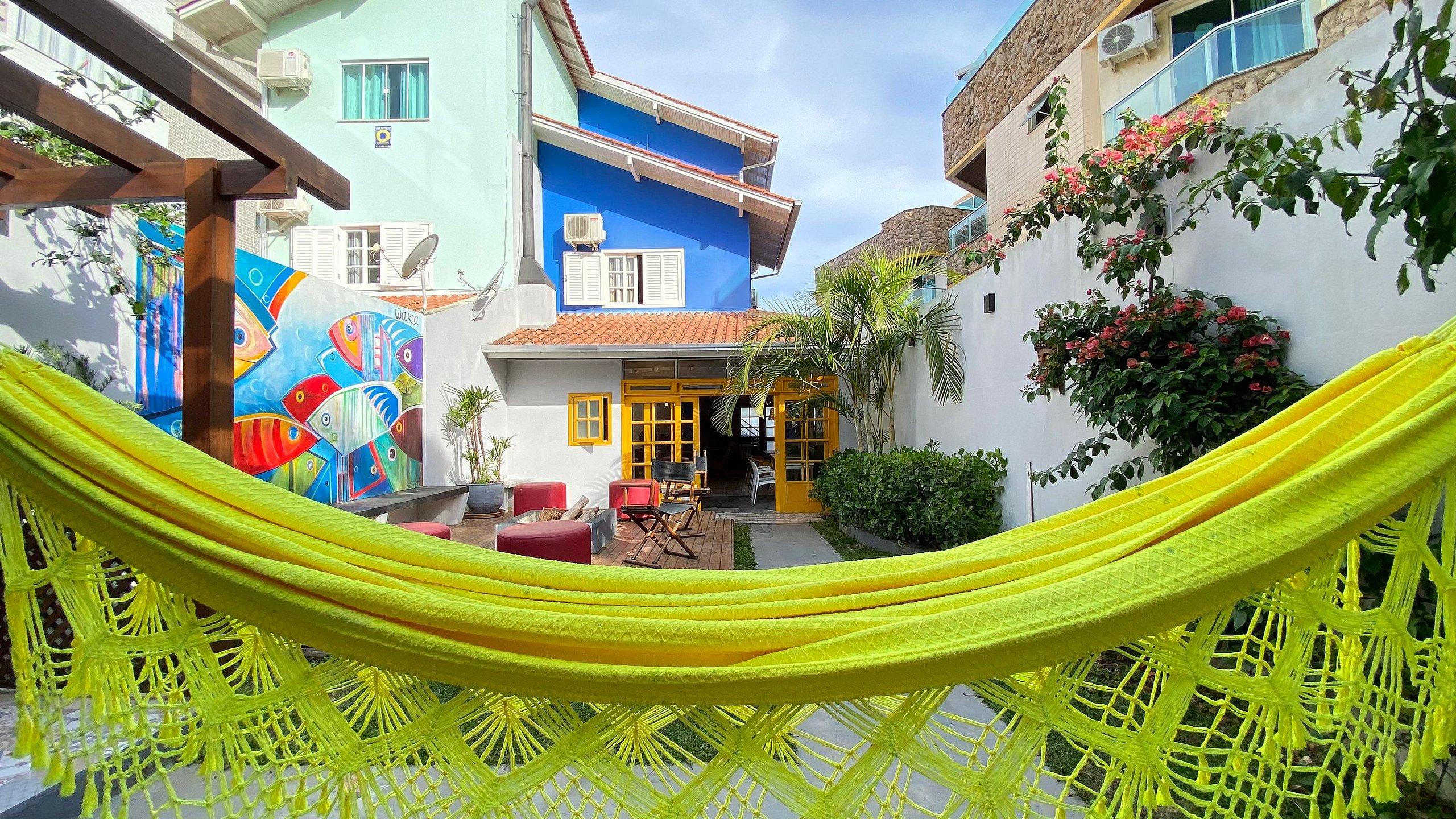 image-housing-carousel