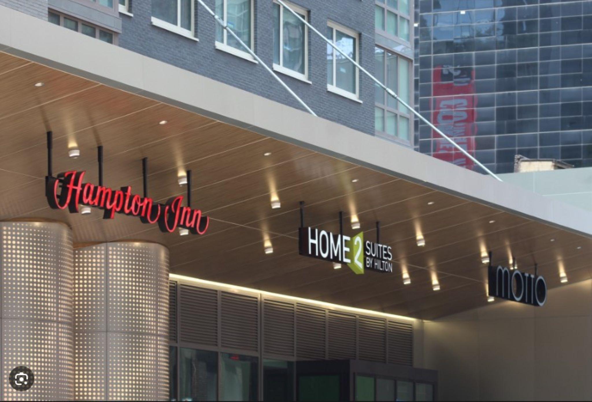 image-housing-carousel