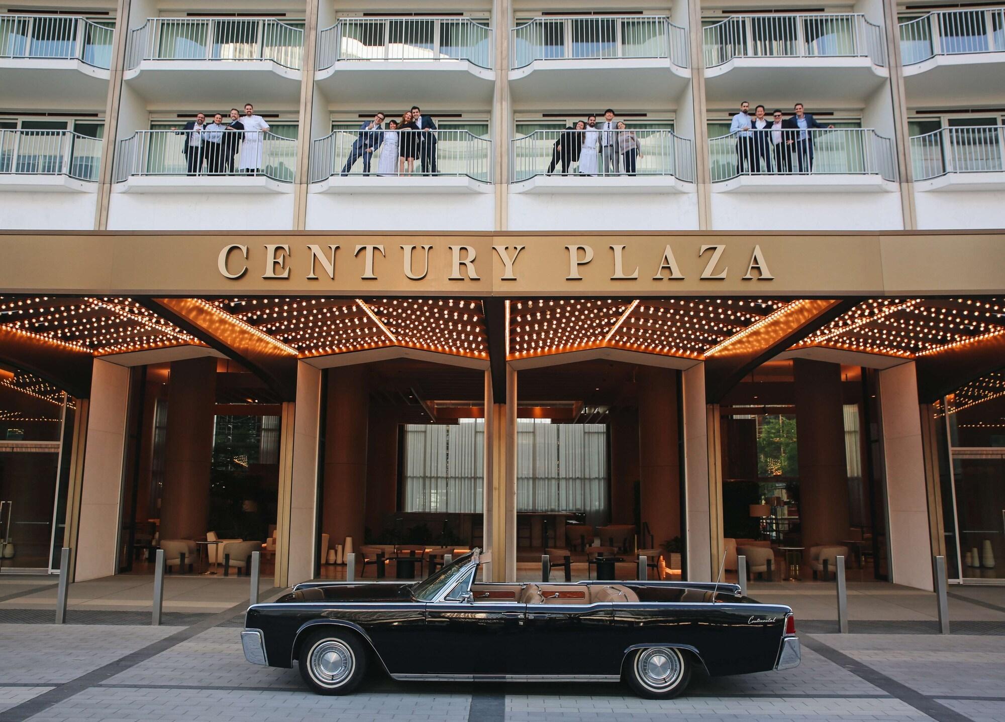 image-housing-carousel