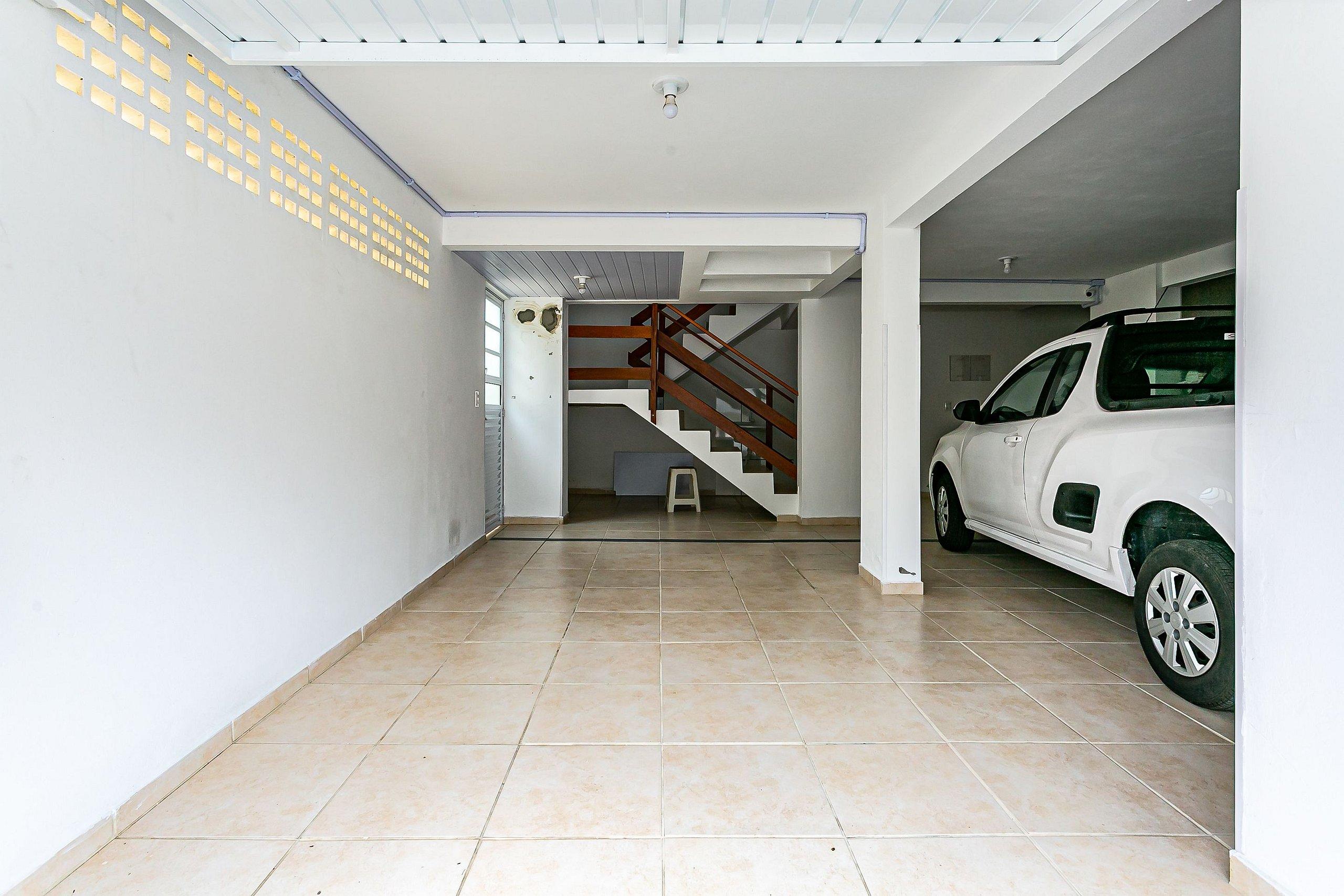 image-housing-carousel