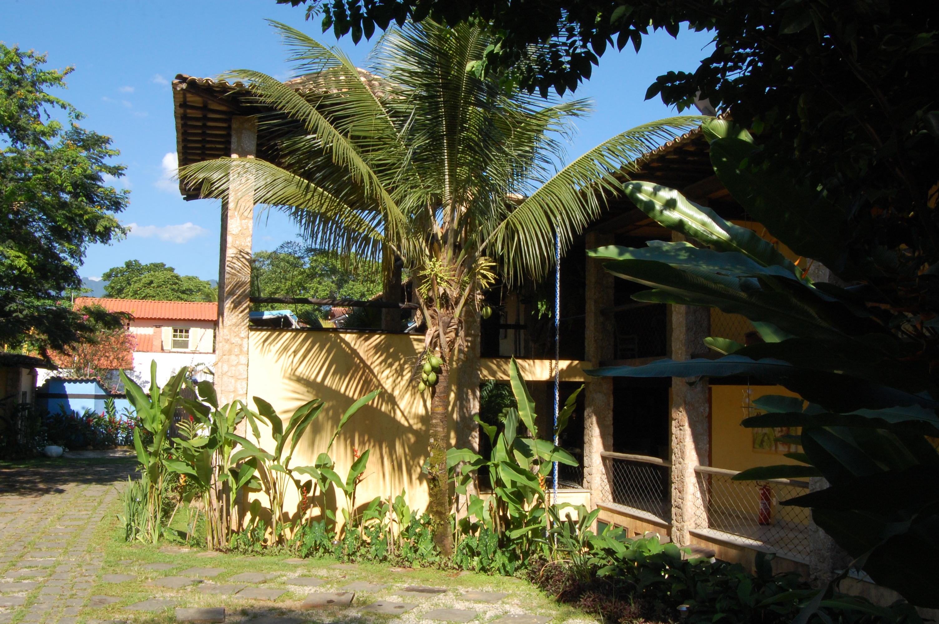 image-housing-carousel