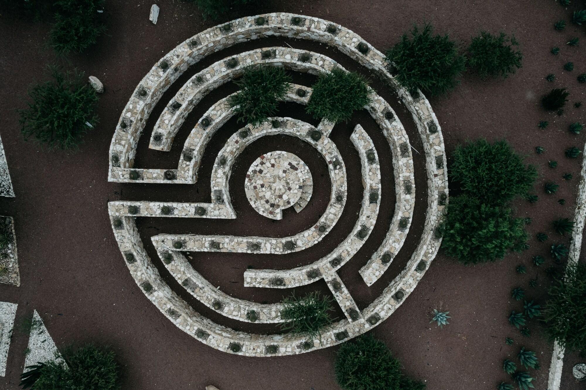 image-housing-carousel