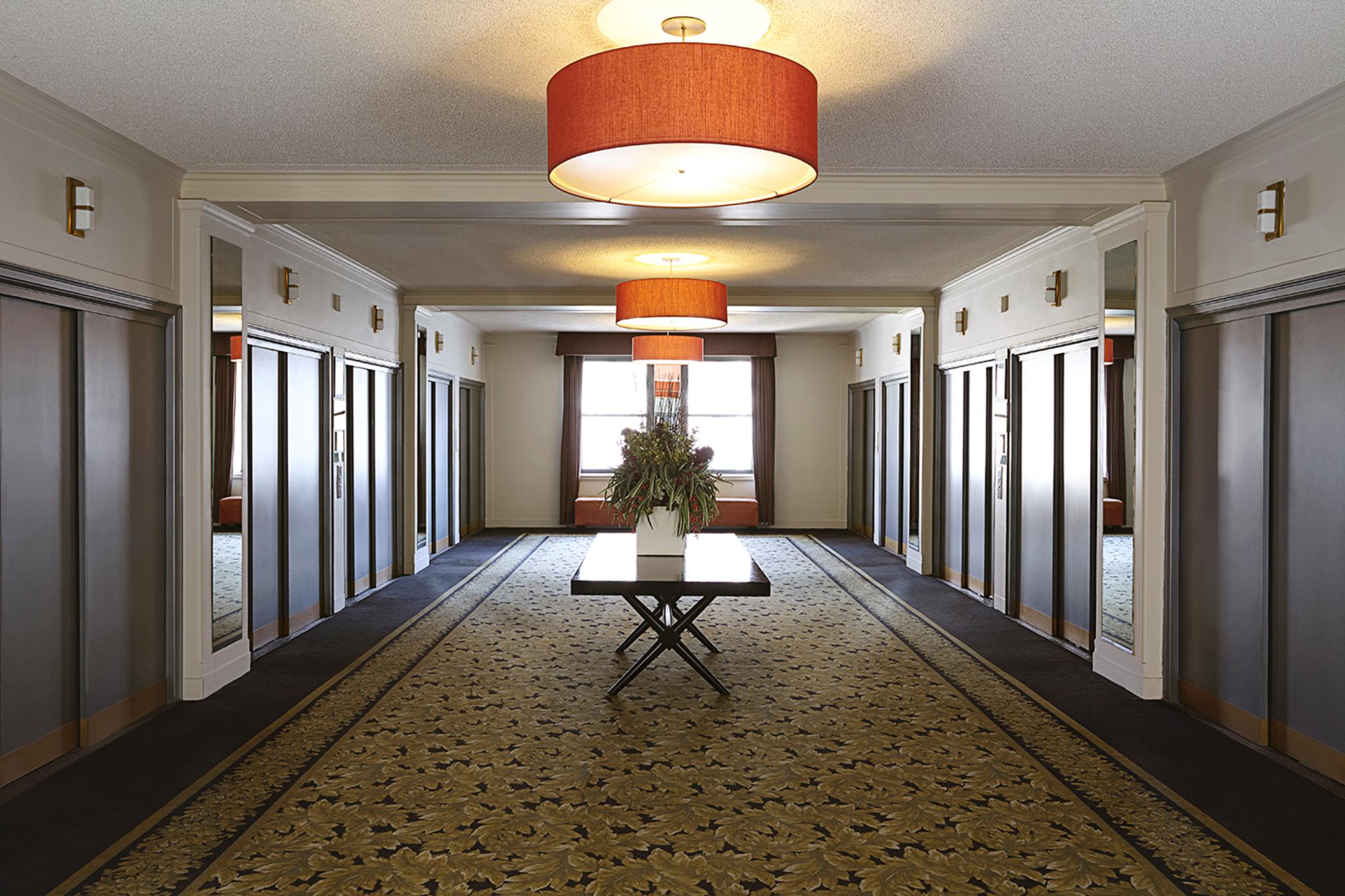 image-housing-carousel