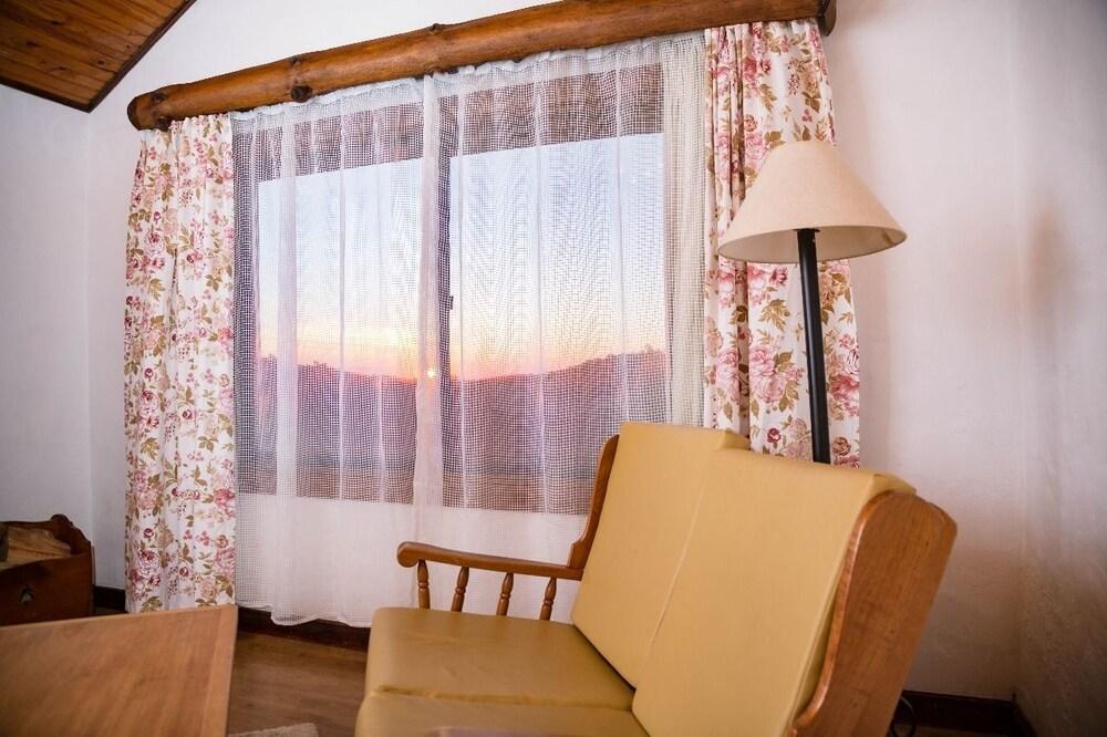 image-housing-carousel