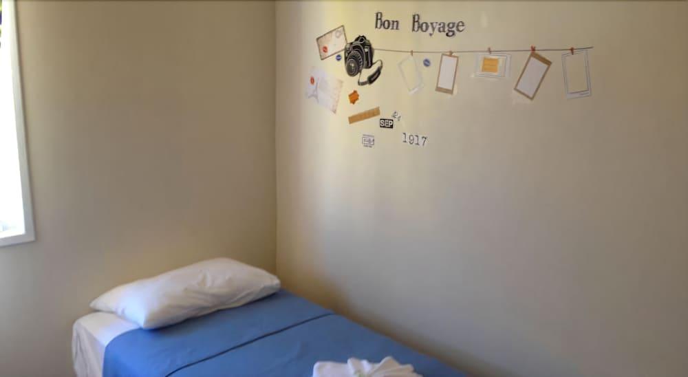 image-housing-carousel