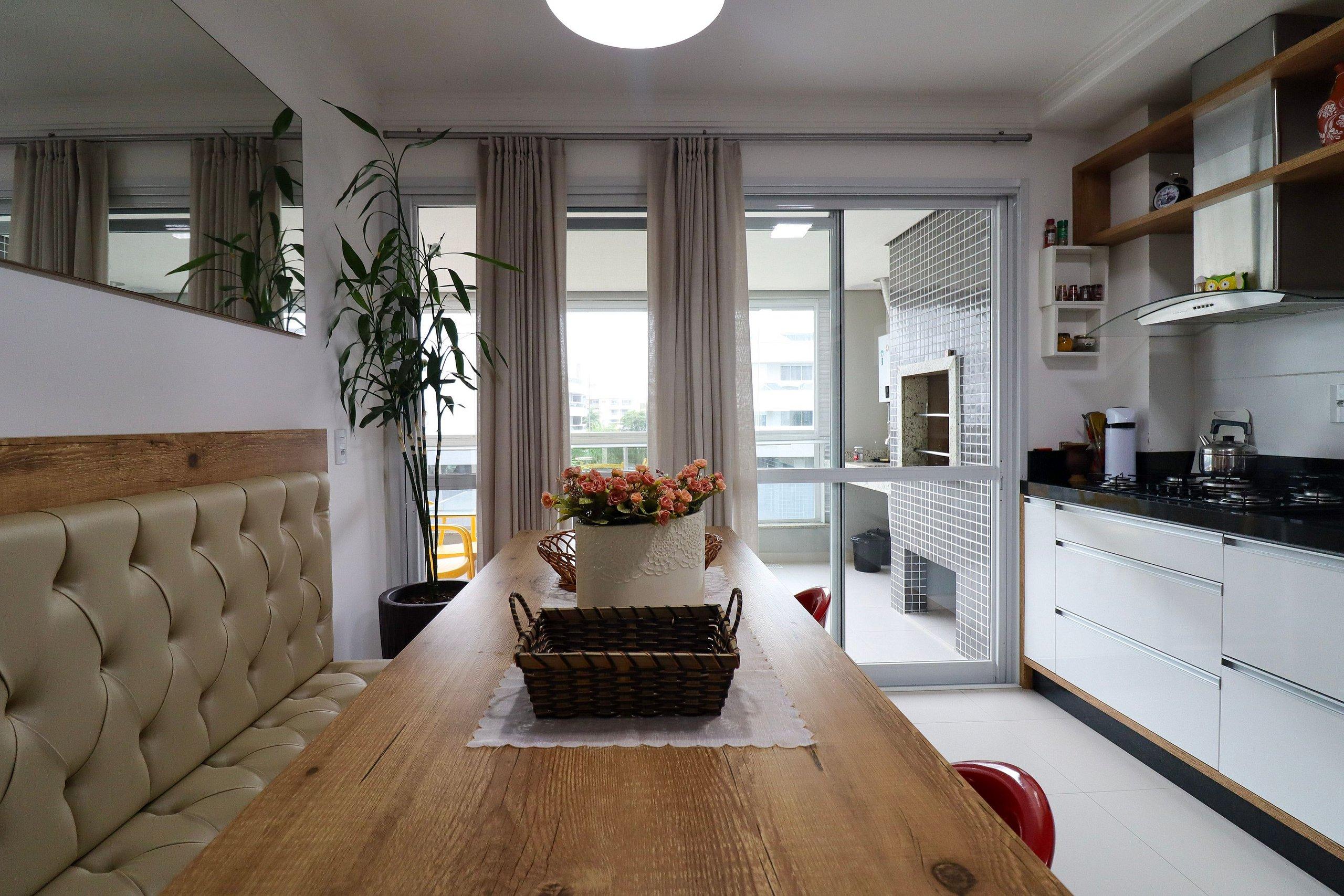 image-housing-carousel