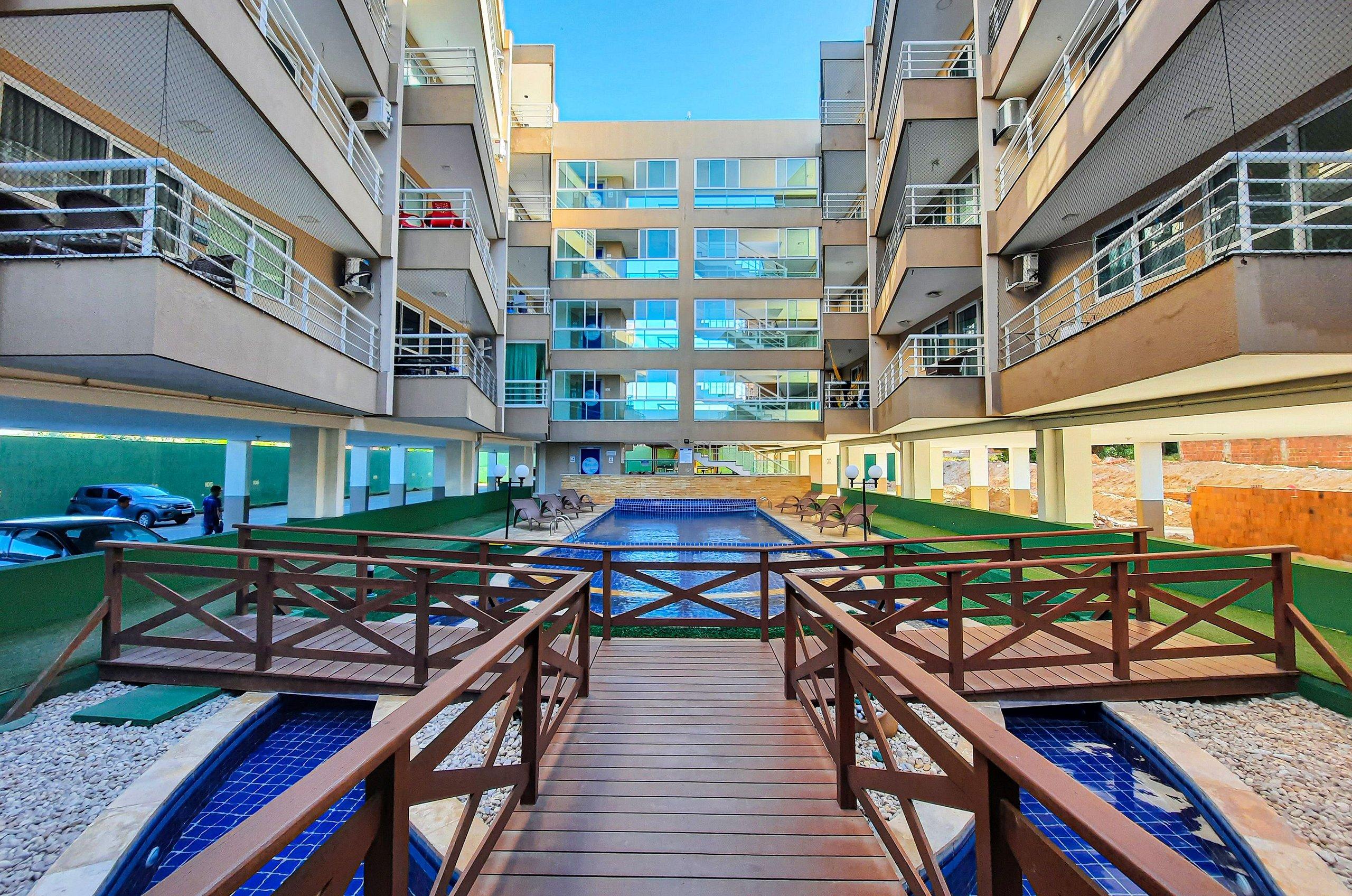 image-housing-carousel