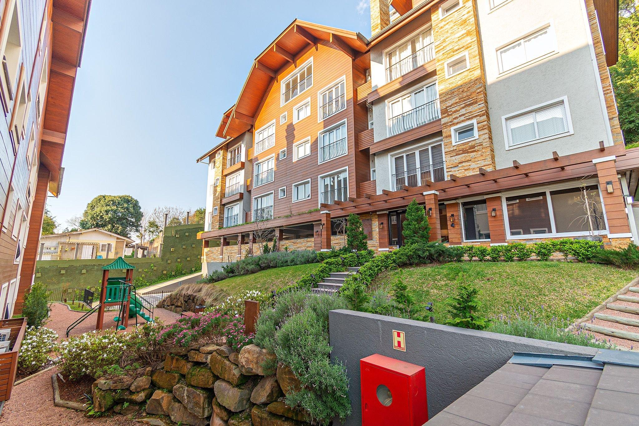 image-housing-carousel