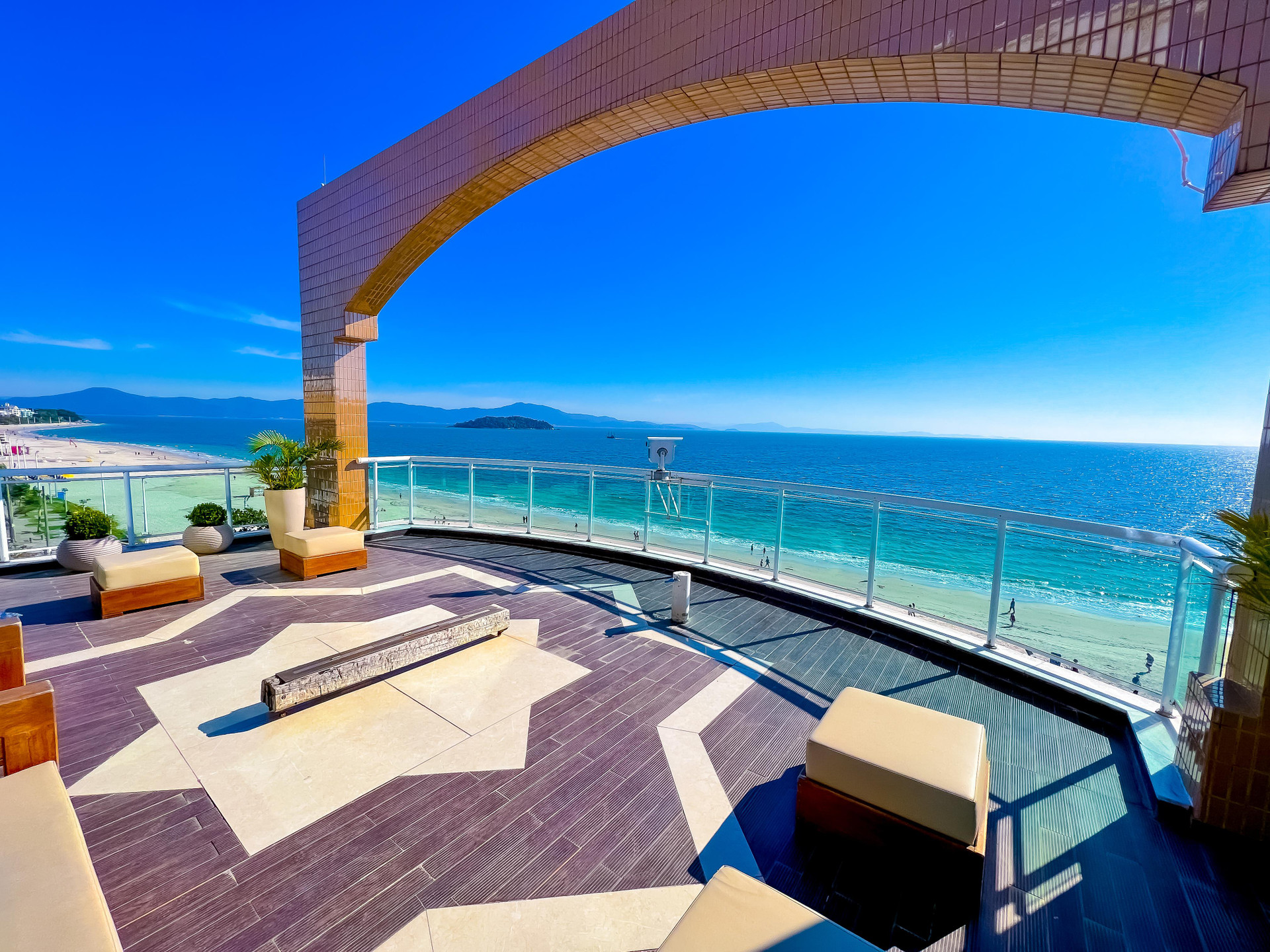 image-housing-carousel