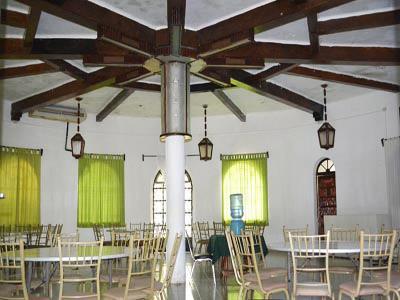 image-housing-carousel